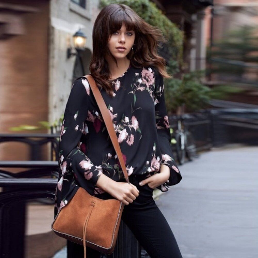 Vince Camuto NWT New $89 Vince Camuto Black Floral Windswept Bell Sleeve Size M / US 6-8 / IT 42-44 - 2 Thumbnail