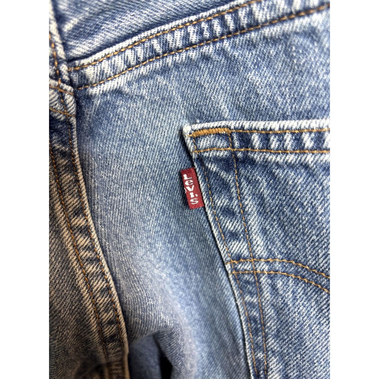 Levi's Levis 501 Jeans Mens 36x34 Light Wash Blue Denim Button Fly Straight Leg Classic Size US 36 / EU 52 - 4 Thumbnail