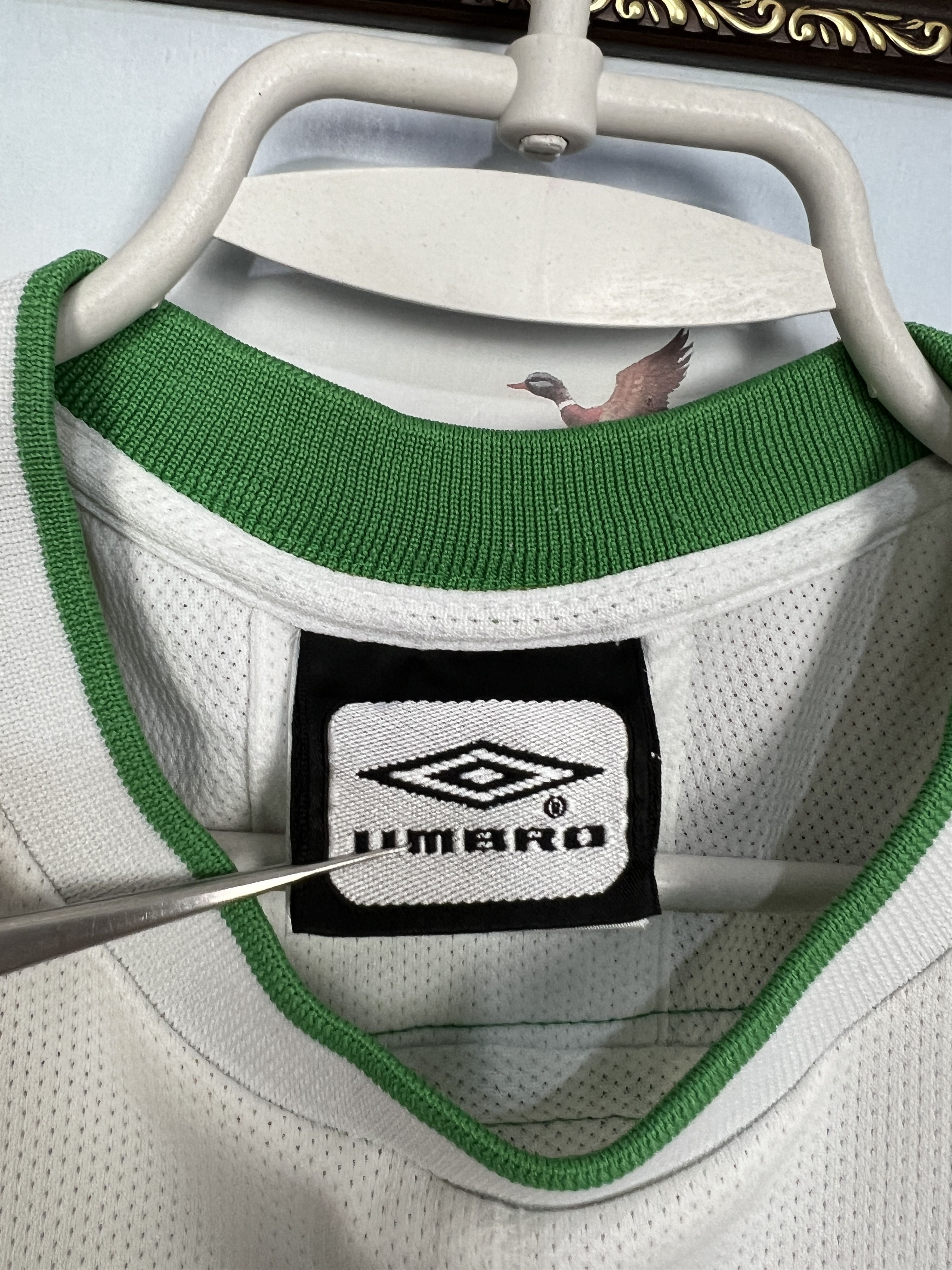 Umbro Republic of Ireland football shirt Train Soccer Jersey Size US M / EU 48-50 / 2 - 5 Thumbnail