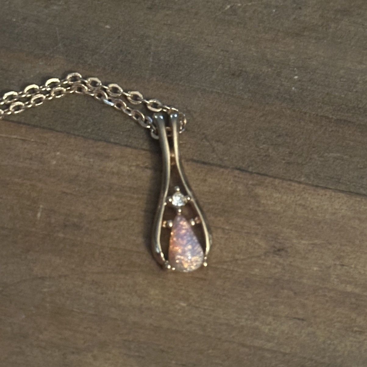 Other × Vintage Vintage Avon Fireglow teardrop pendant necklace Size ONE SIZE - 3 Thumbnail