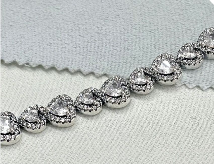 pandora PANDORA HALO HEARTS STERLING SILVER BRACELET SIZE 18 Size ONE SIZE - 2 Thumbnail