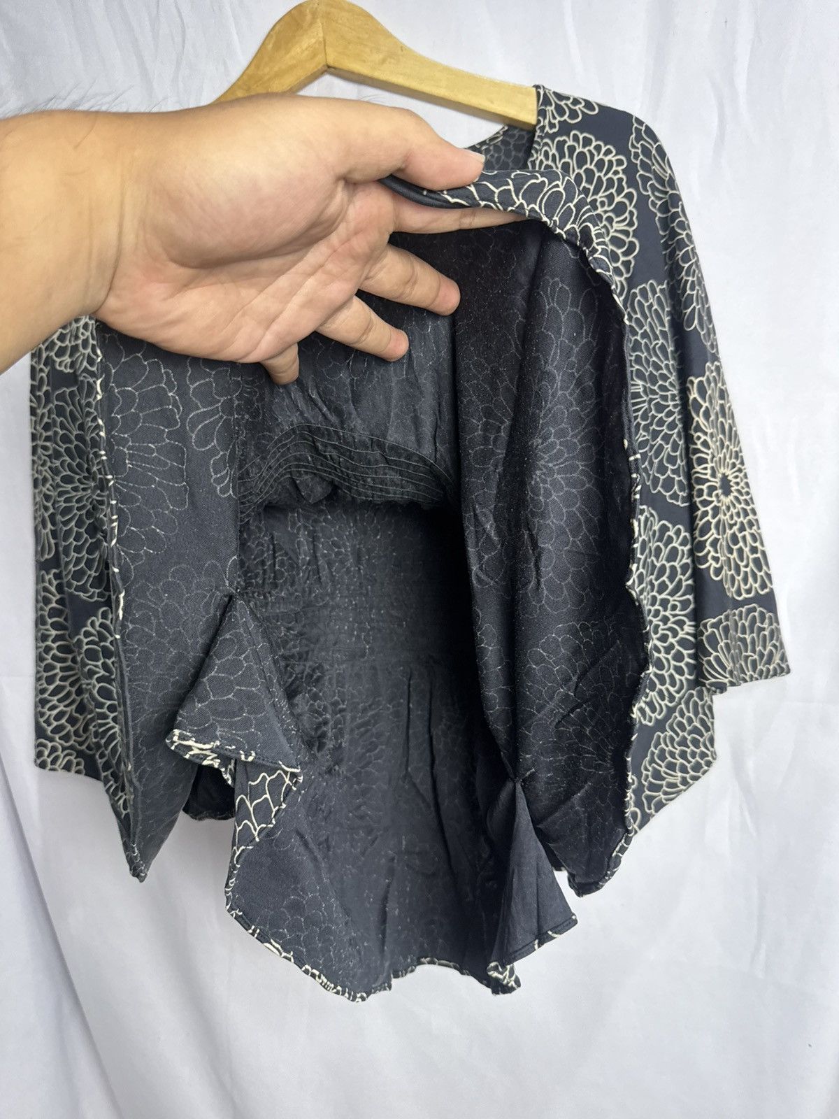 Vivienne Tam Vivienne Tam Bat Styled Top Size M / US 6-8 / IT 42-44 - 5 Thumbnail