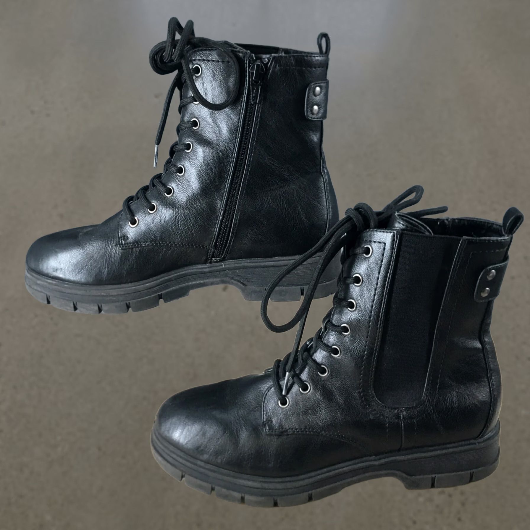 Vintage White Mountain Boots Womens 7 M Combat Faux Leather Round Toe Lace Up Boots Size US 7 / IT 37 - 1 Thumbnail