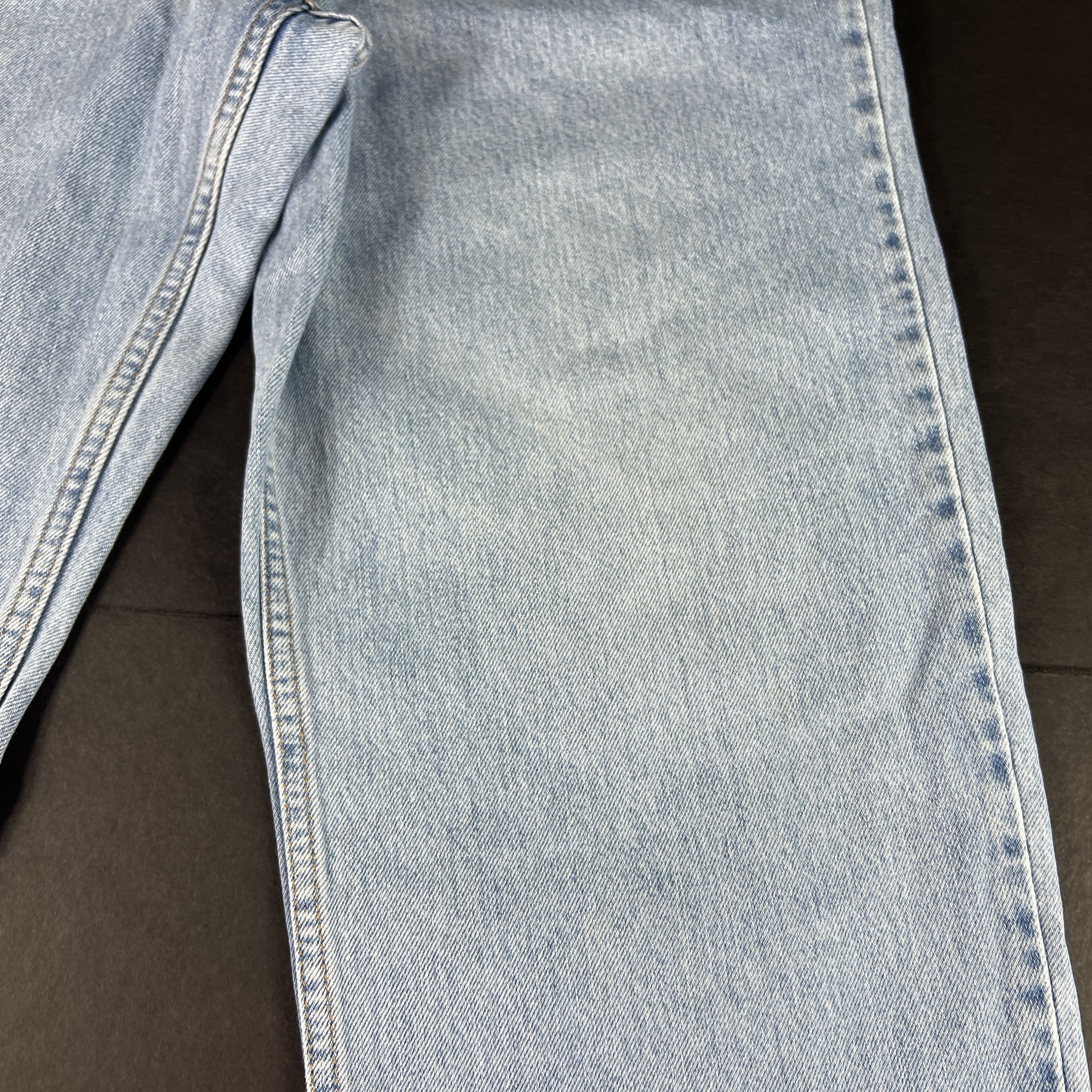Levi's × Vintage VTG 90s Levi's Jeans 550 Relaxed Light Blue Faded Denim Size US 37 - 4 Thumbnail