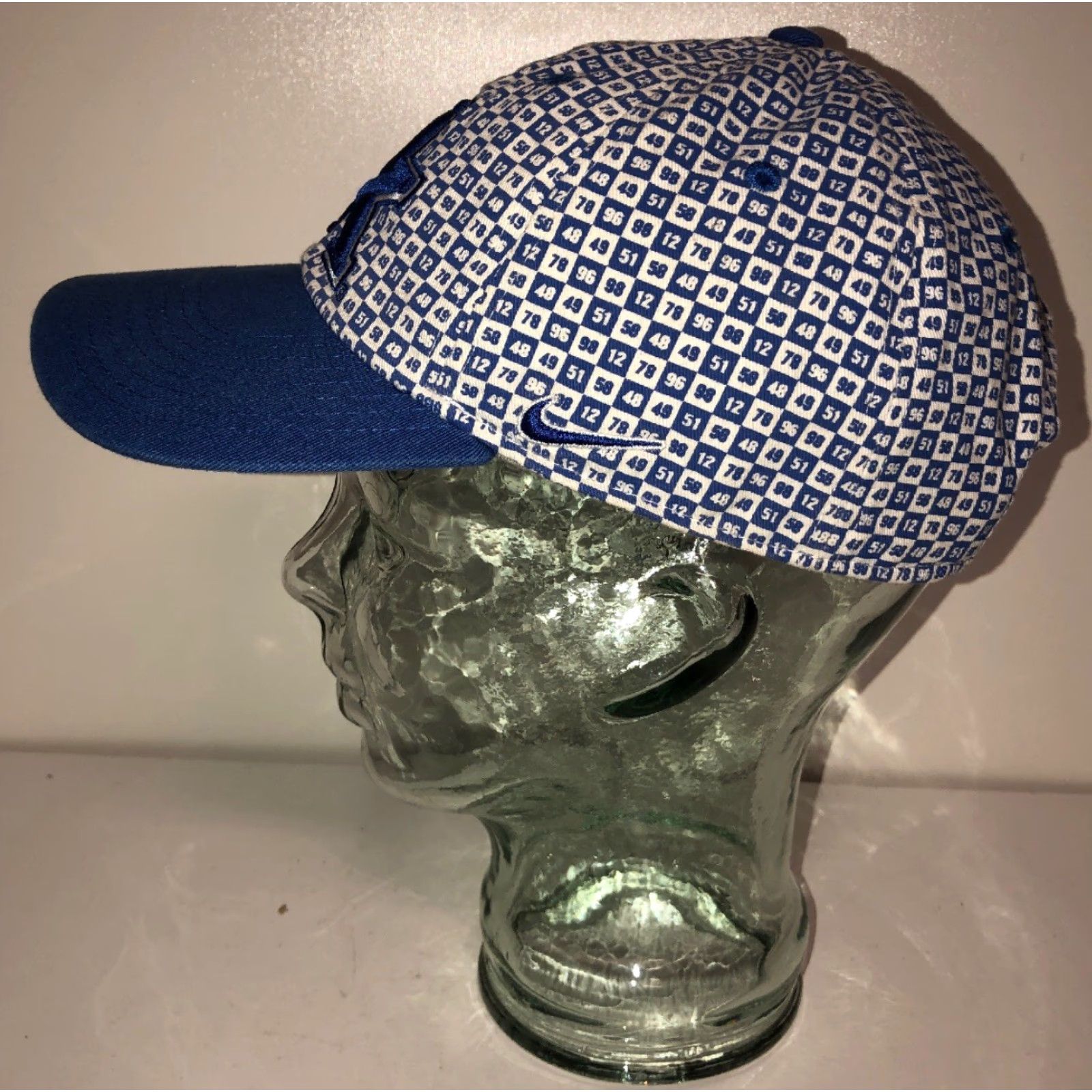 Nike VINTAGE Nike Kentucky Wildcats Fitted Baseball Cap Men One Size White Blue University College Hat Size ONE SIZE - 4 Thumbnail