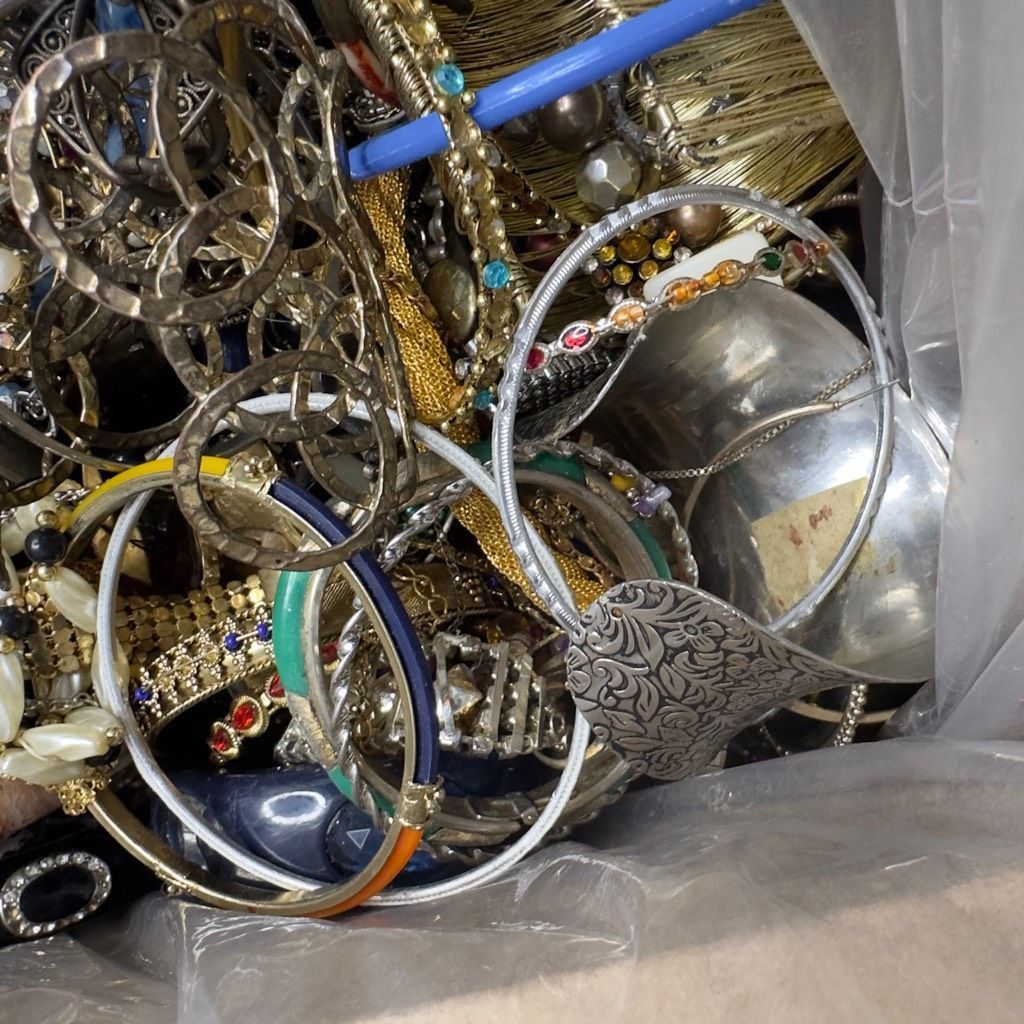 Jewelry 18 Lbs. COSTUME Vintage Modern HUGE Bulk Jewelry Lot for Cra Size ONE SIZE - 2 Thumbnail
