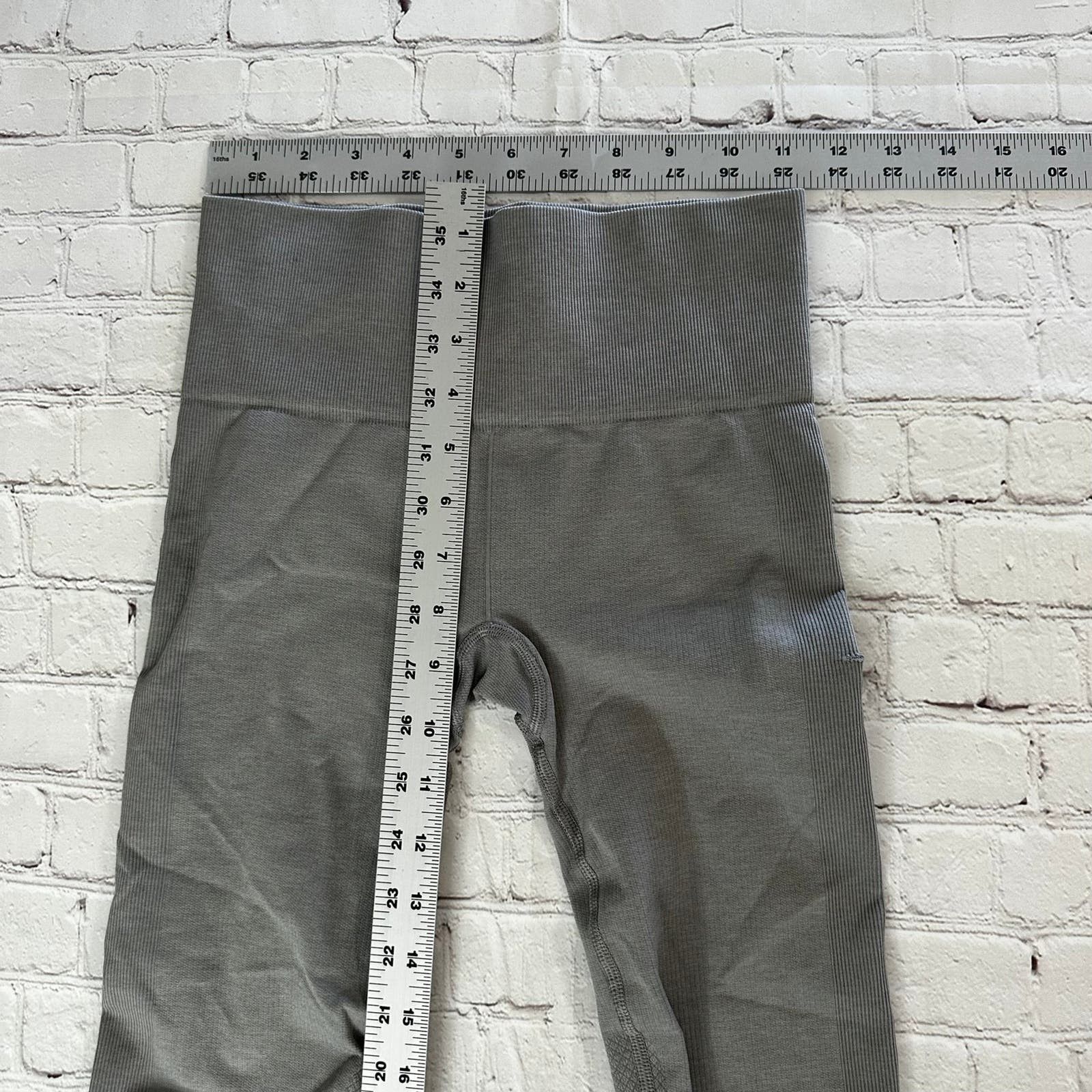 Lululemon lululemon leggings size 4 Size 27" / US 4 / IT 40 - 6 Thumbnail