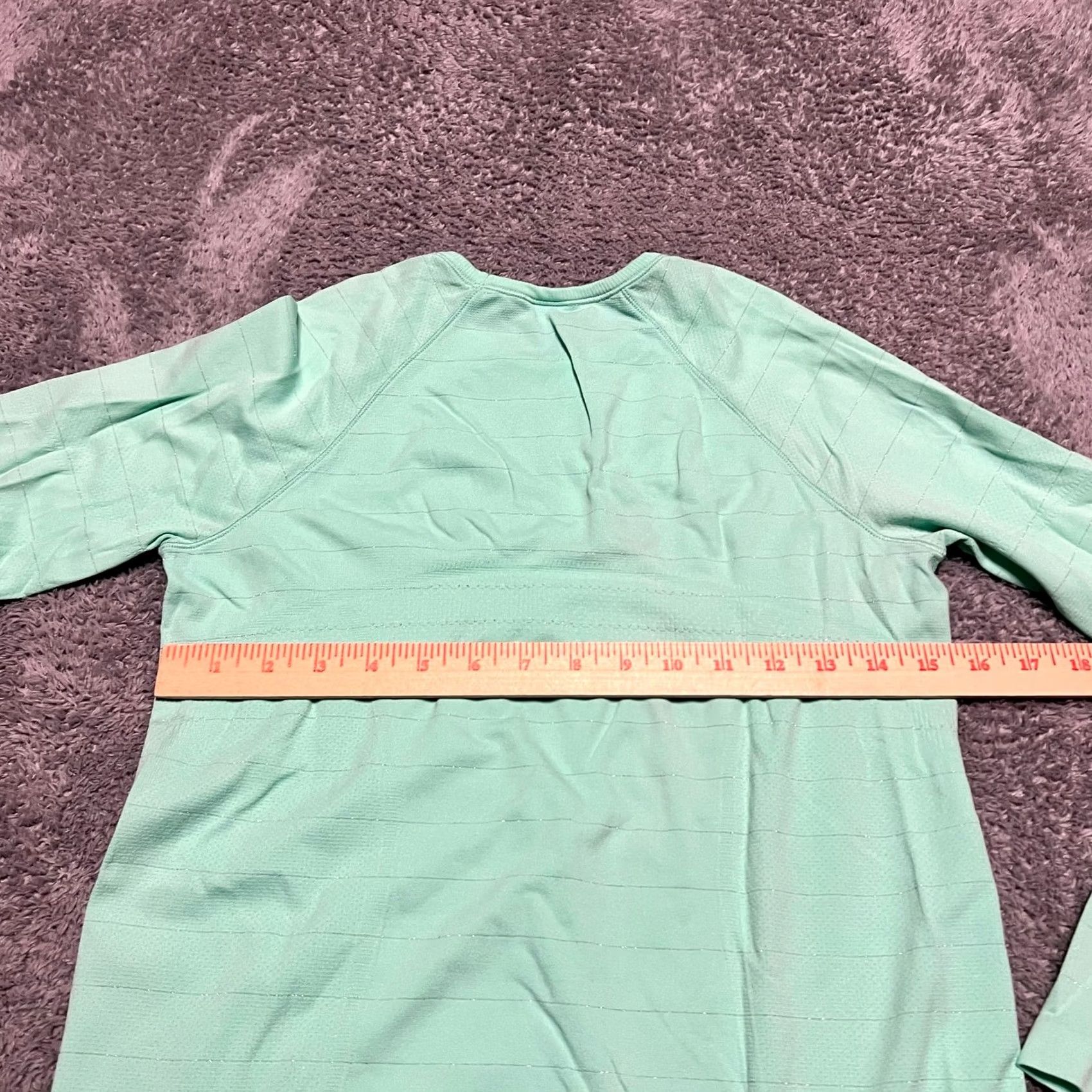 Athleta Athleta Shirt Womens Medium Performance Metallic Long Sleeve Green Womens M Green Size M / US 6-8 / IT 42-44 - 5 Thumbnail