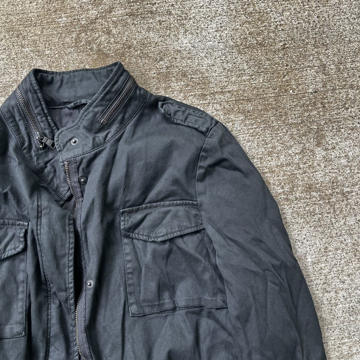Vintage Vintage Black Multi Pocket Jacket Size L Y2K 00’s Size US L / EU 52-54 / 3 - 4 Thumbnail