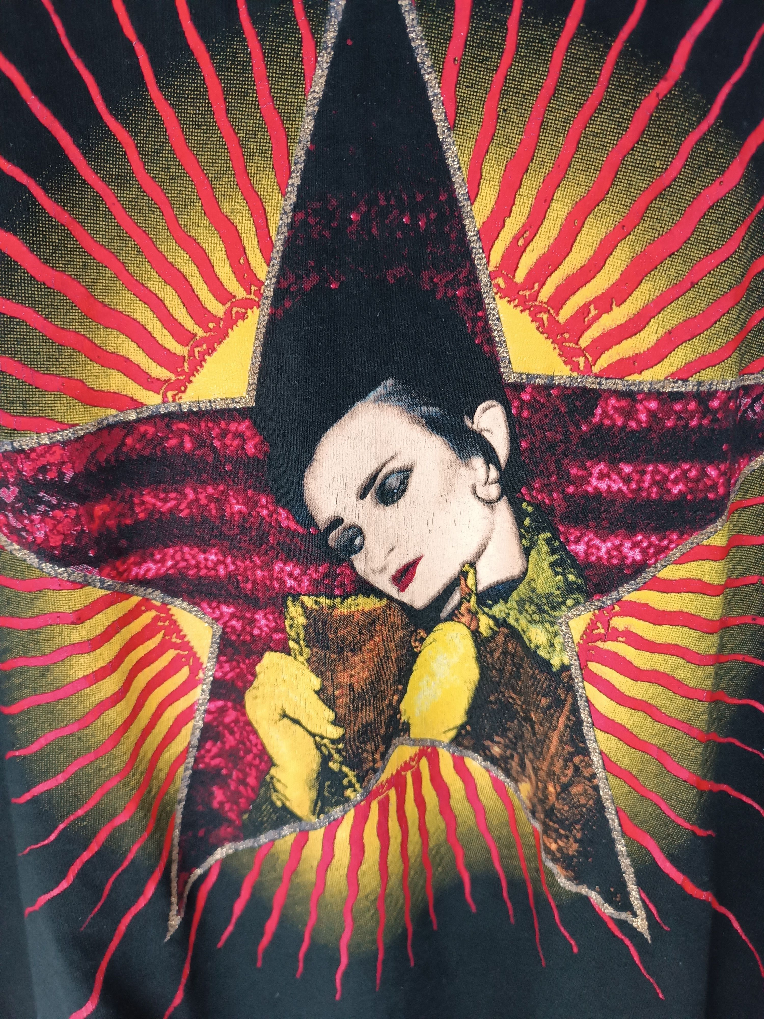 Vintage VINTAGE 90'S SIOUXSIE & THE BANSHEES 'WONDERLAND' RARE TEE Size US L / EU 52-54 / 3 - 9 Thumbnail