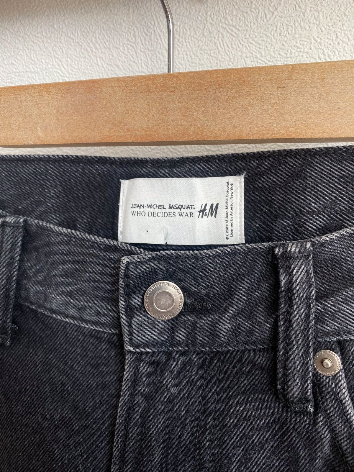 H&M × Jean-Michel Basquiat × Who Decides War Who Decides War Baggy denim jeans H&M x Basquiat x Ev&Tela Size US 32 / EU 48 - 11 Thumbnail