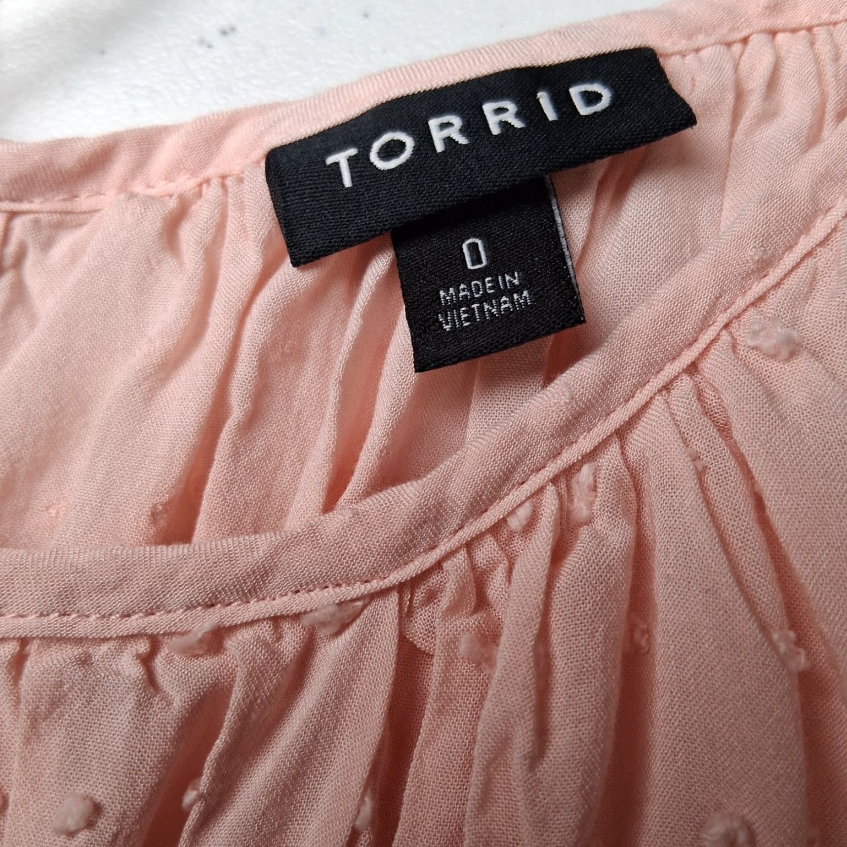 Torrid Torrid Blouse Size 0 US 12 Sleeveless Pink Swiss Dot Peasant Crochet Feminine Size XS / US 0-2 / IT 36-38 - 6 Thumbnail