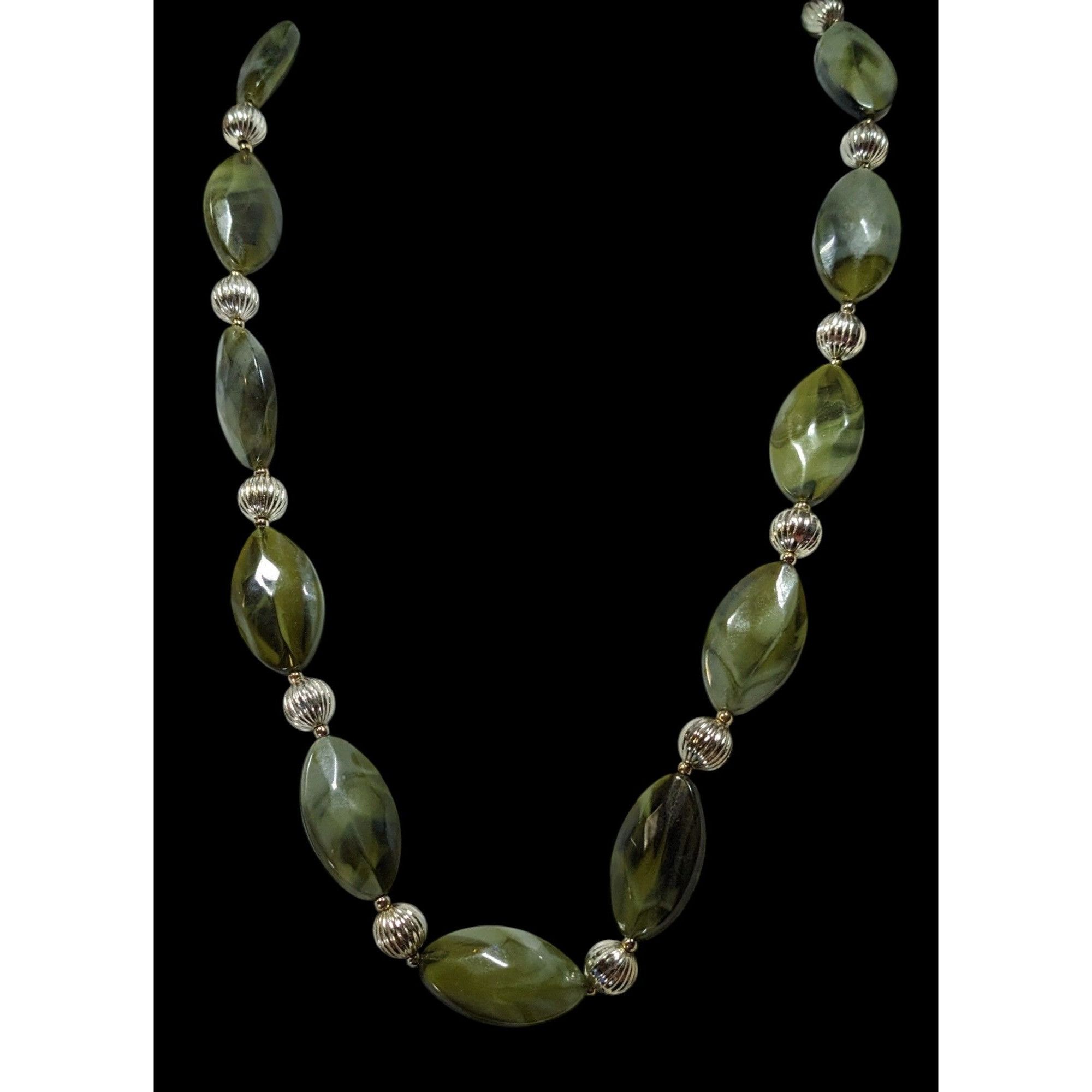 Other Retro Mottled Green And Silver Tone Beaded Necklace Size ONE SIZE - 2 Thumbnail