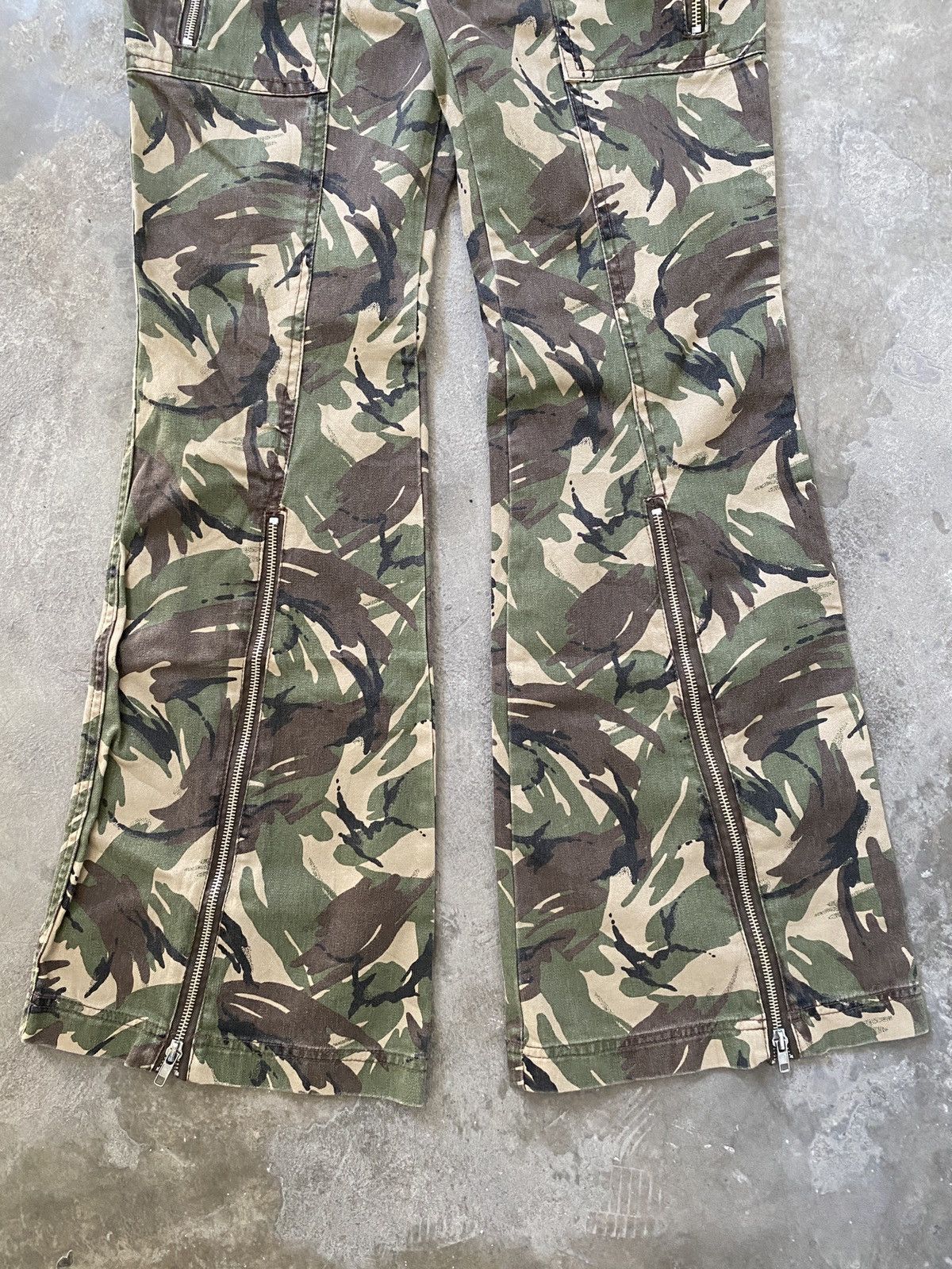 If Six Was Nine 2000s Algonquins - Punk Camo Flared Pants Vkei Size US 32 / EU 48 - 2 Thumbnail