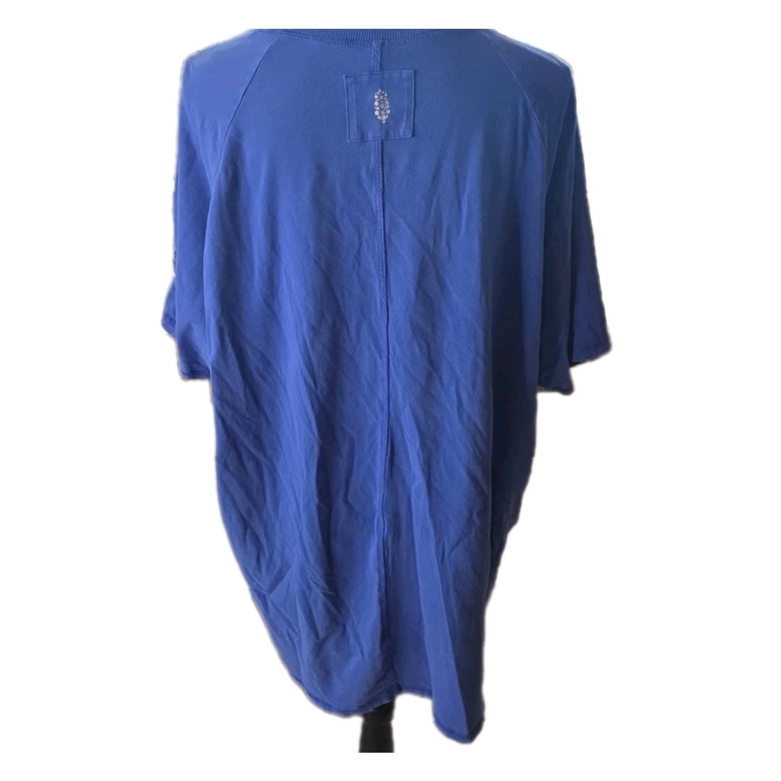 Free People Free People Oversized Blue Hot Shot Women's Tee Shirt Size Small User: Free People Blue Hot Shot Women's Oversized Tee Shirt Size Small Size S / US 4 / IT 40 - 2 Thumbnail
