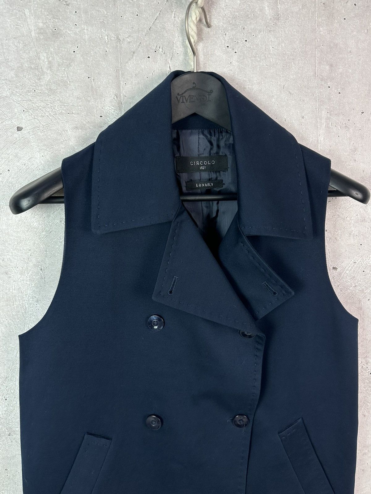 Circolo 1901 Circolo 1901 Luxury Navy Cotton Sleeveless Blazer-Jacket Size M / US 6-8 / IT 42-44 - 2 Thumbnail
