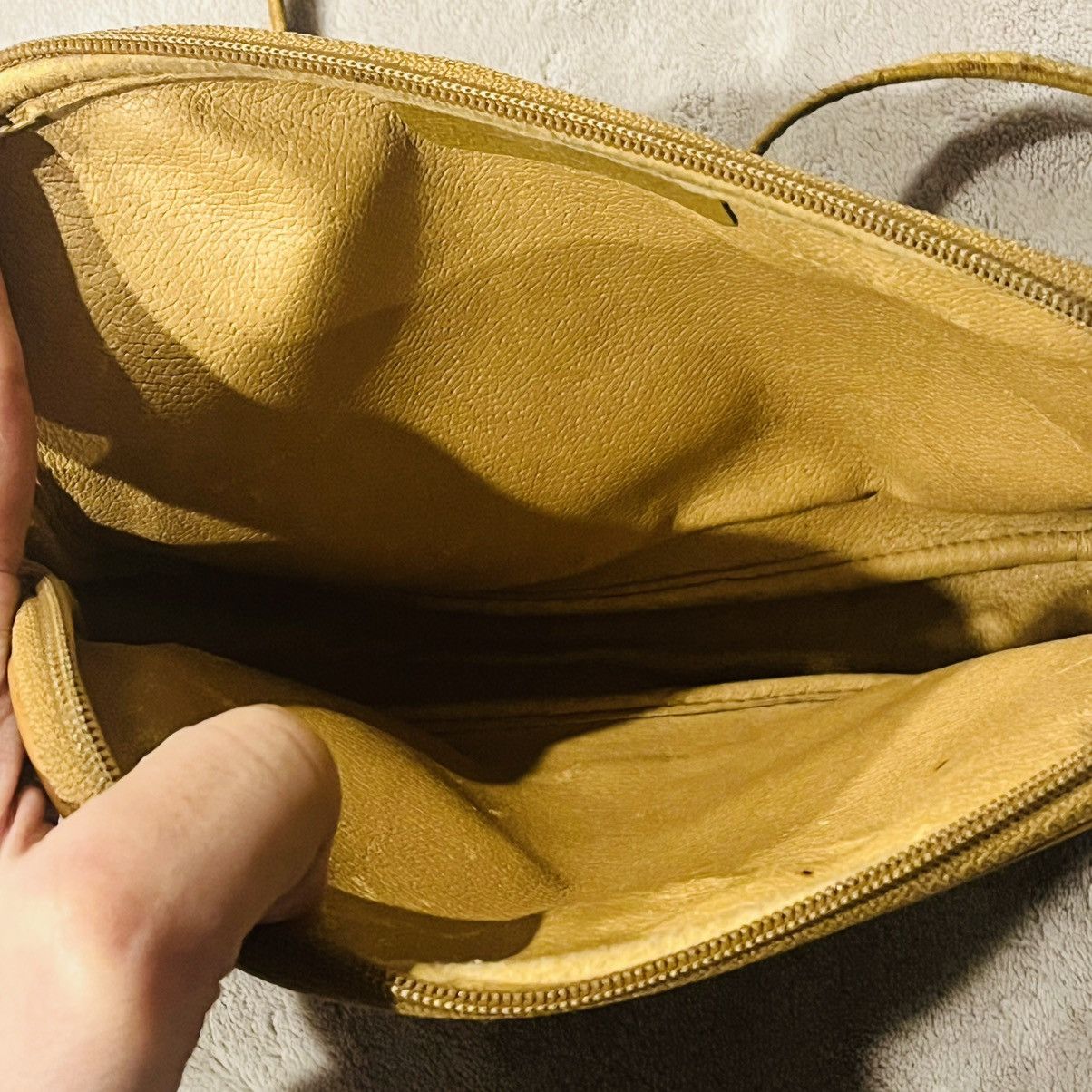 Gucci Vintage GUCCI Italy GG Logo Brown Leather Crossbody Purse Size ONE SIZE - 5 Thumbnail