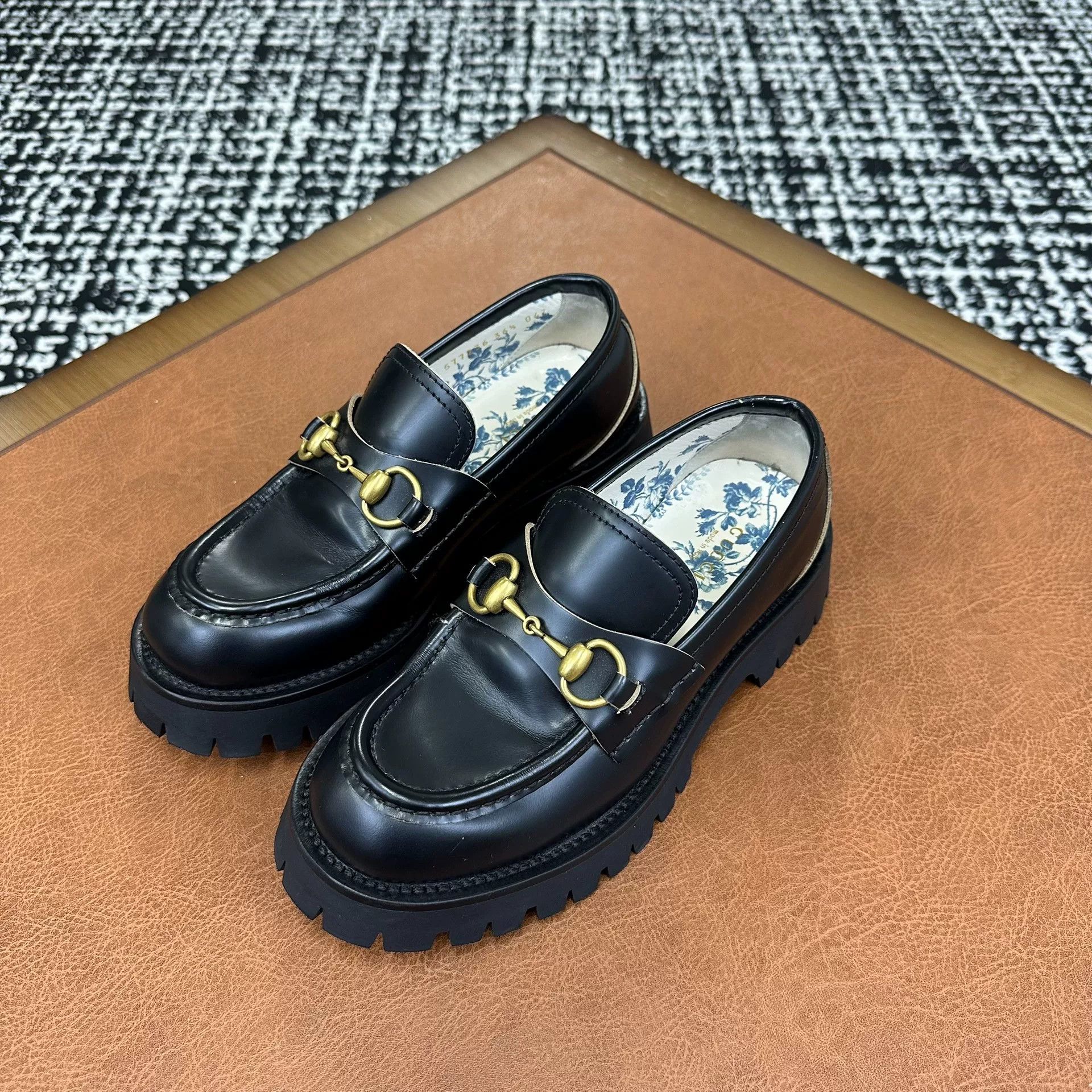 Gucci Gucci Leather Black Lowtop Sneakers it_36-5 Women Size US 6.5 / IT 36.5 - 1 Thumbnail
