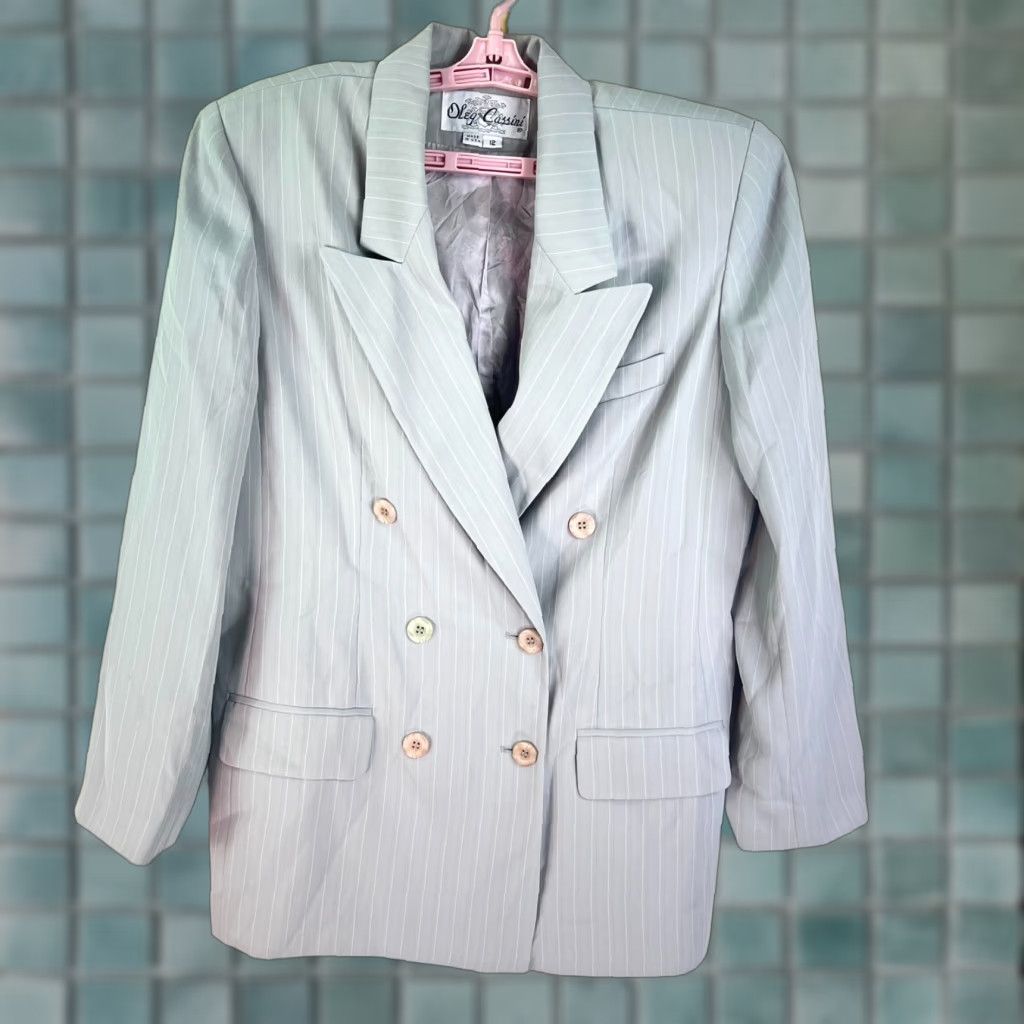 Oleg Cassini Oleg Cassini Blazer Woman Size 12 Gray Striped Double-Breasted Notch Lapel Oversized 42 Chest Long Sleeve Jacket Coat Size XL / US 12-14 / IT 48-50 - 1 Thumbnail