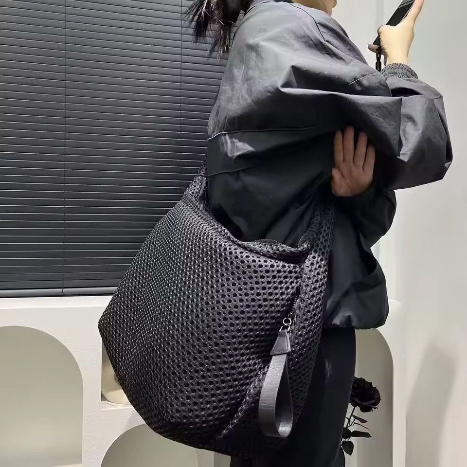 Japanese Brand Black Color Shoulder Messenger Bag Size ONE SIZE - 2 Thumbnail