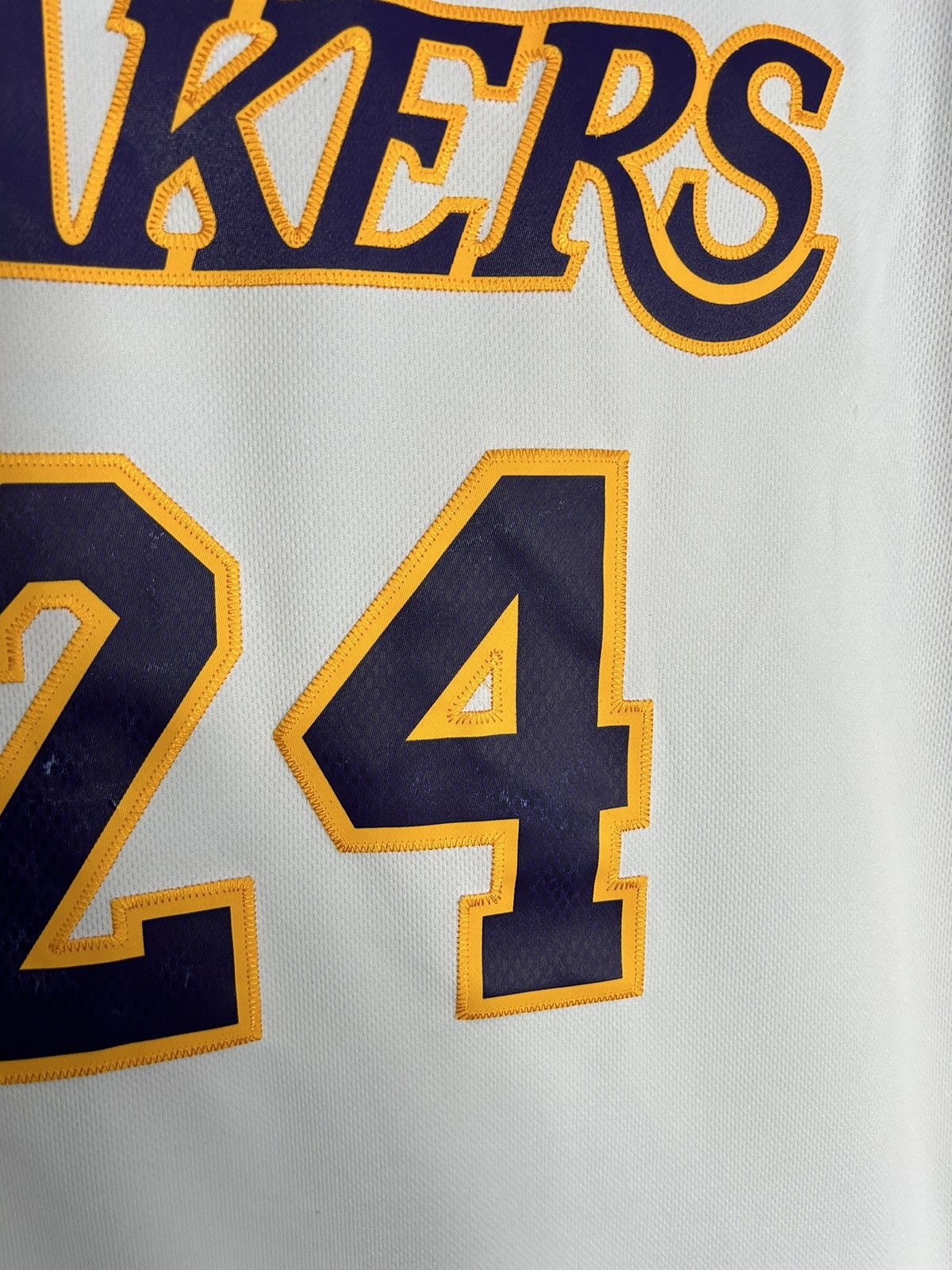 NBA Los Angeles Lakers #24 Bryant Adidas Basketball NBA jersey Size US L / EU 52-54 / 3 - 7 Thumbnail