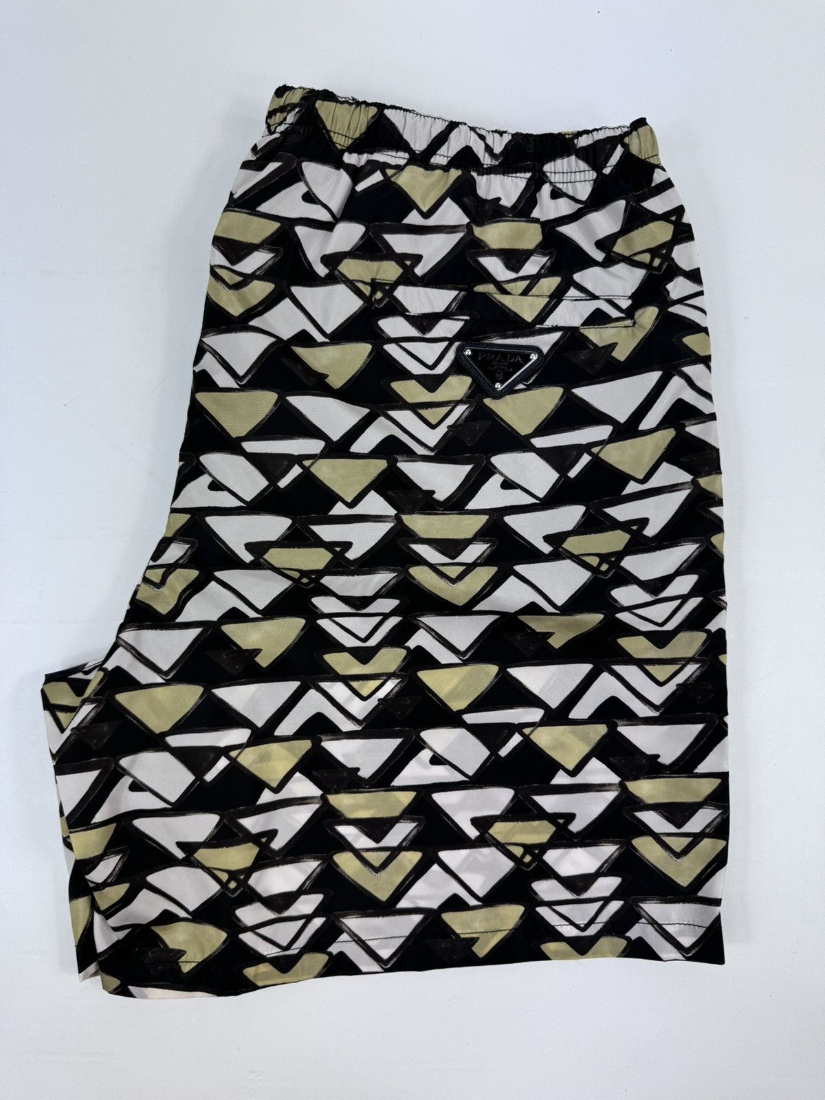 Prada GRAPHIC PRINT SWIM SHORTS Size US 36 / EU 52 - 3 Thumbnail