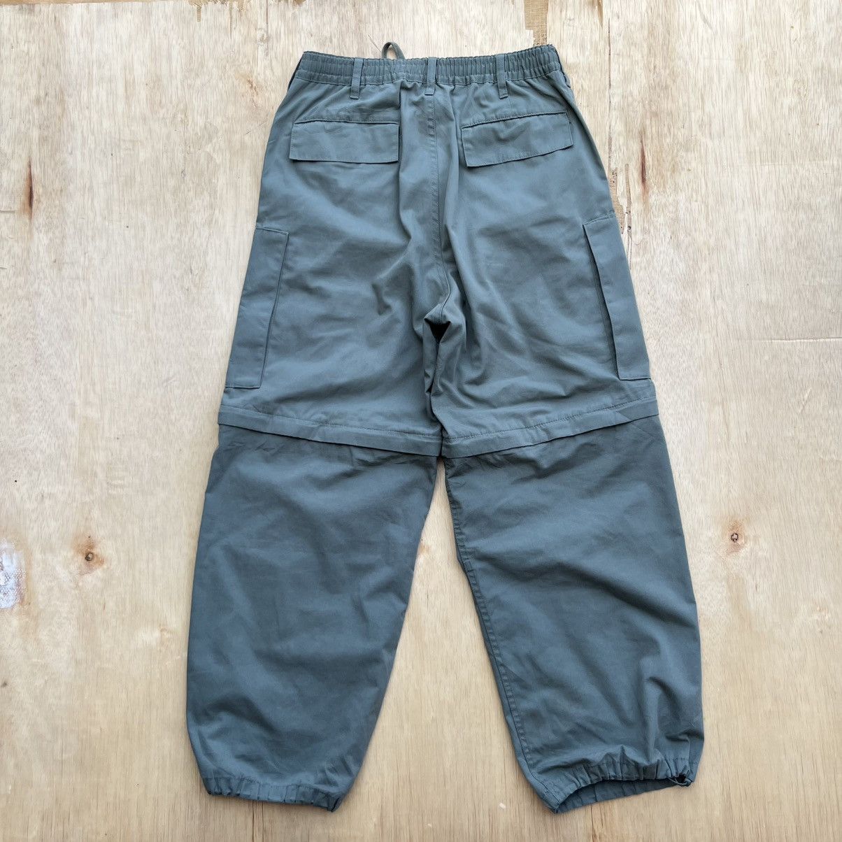 Undercover GU x UNDERCOVER OLIVE GREEN CARGO LONG SHORT BALLON PANTS Size US 31 - 6 Thumbnail