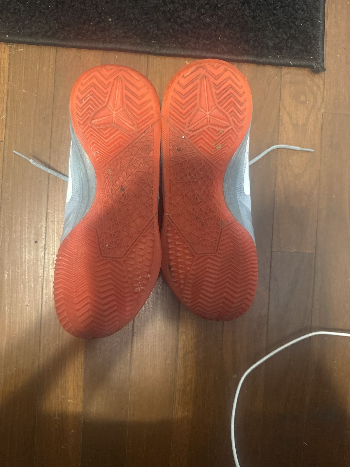 Nike Kobe mentality dove grey Size US 9 / EU 42 - 2 Thumbnail