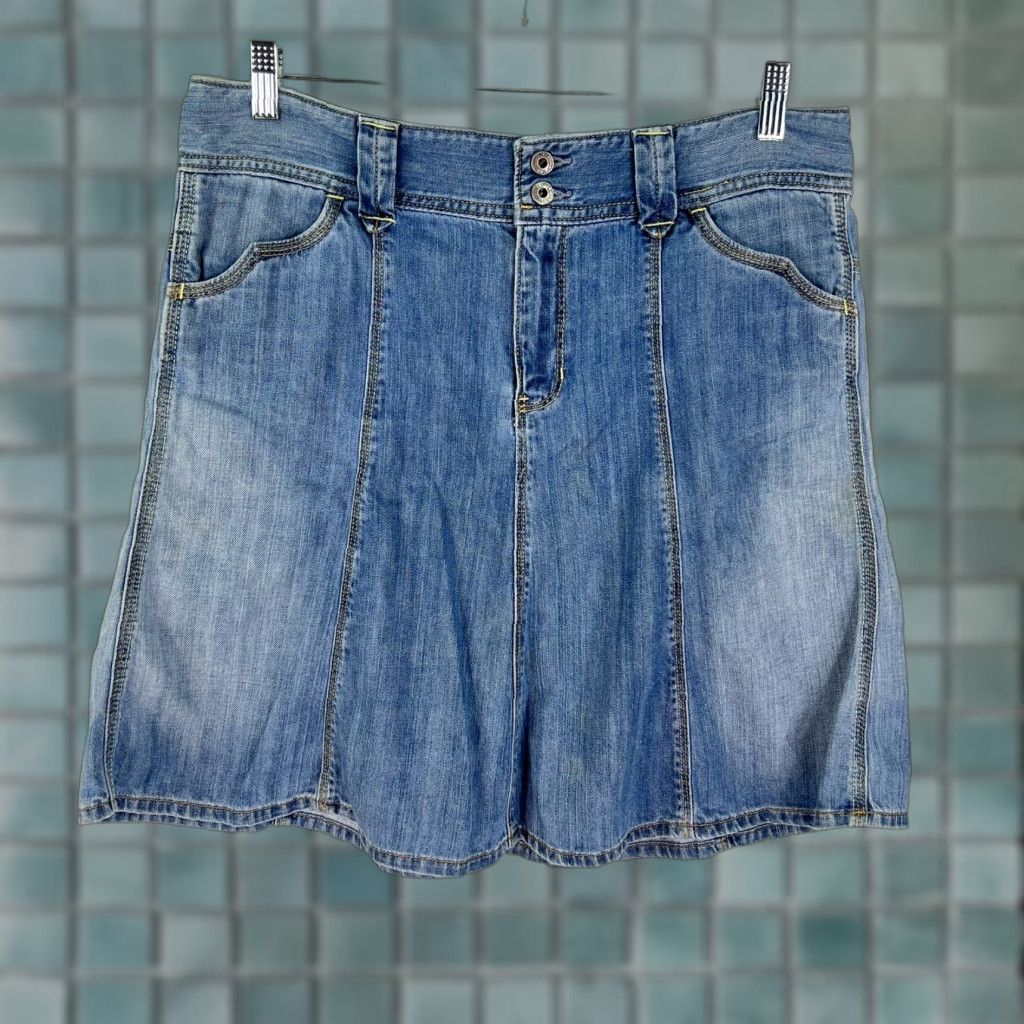 Gap VINTAGE Gap Denim Mini Skirt Women 12 Pockets Zipper Short Blue Jean 90s Casual Size 34" / US 12 / IT 48 - 1 Thumbnail
