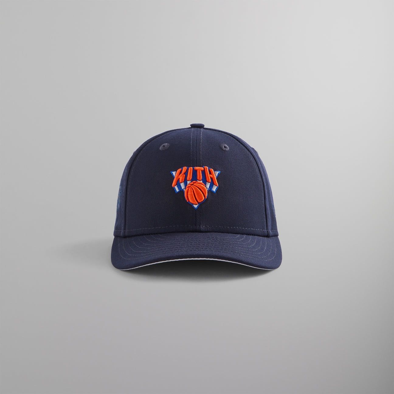 image of Kith & New Era New York Knicks 59Fifty Low Profile Fitted in Navy, Men's