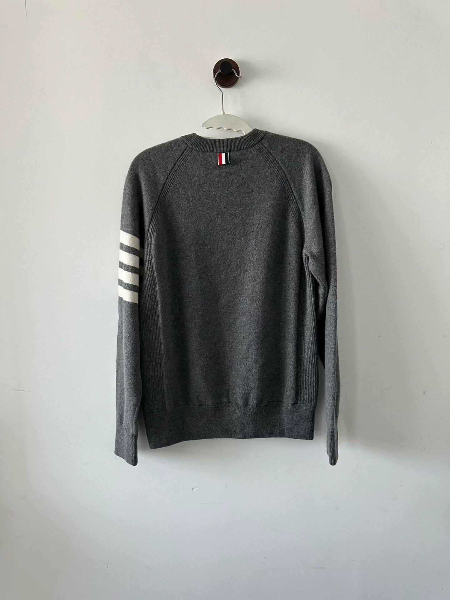 Thom Browne Thom Browne Medium Gray Cashmere Sweater Size 1 New Size S / US 4 / IT 40 - 2 Thumbnail