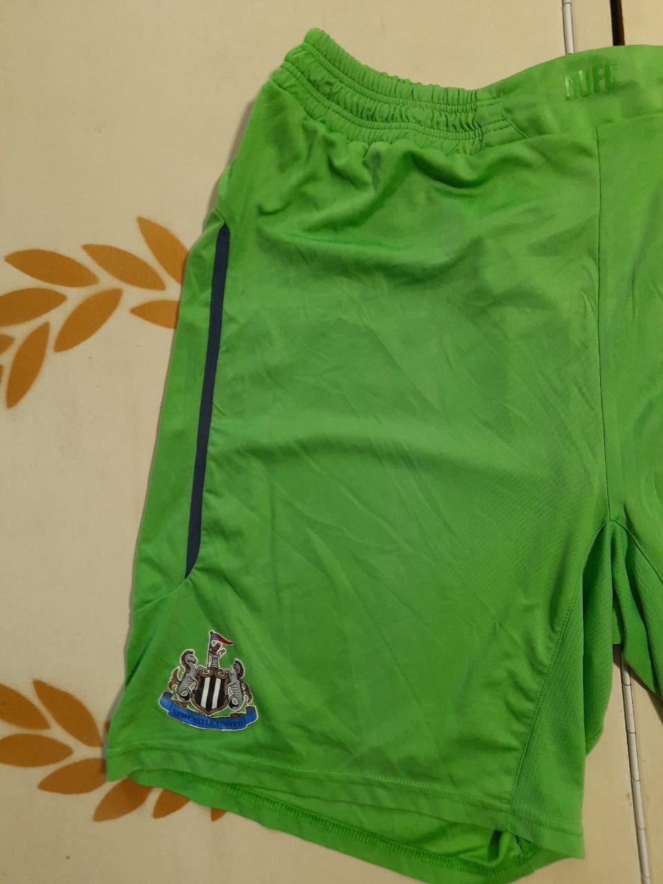 Puma Newcastle United Goalkeeper Football Shorts Green Puma Size US 36 / EU 52 - 4 Thumbnail