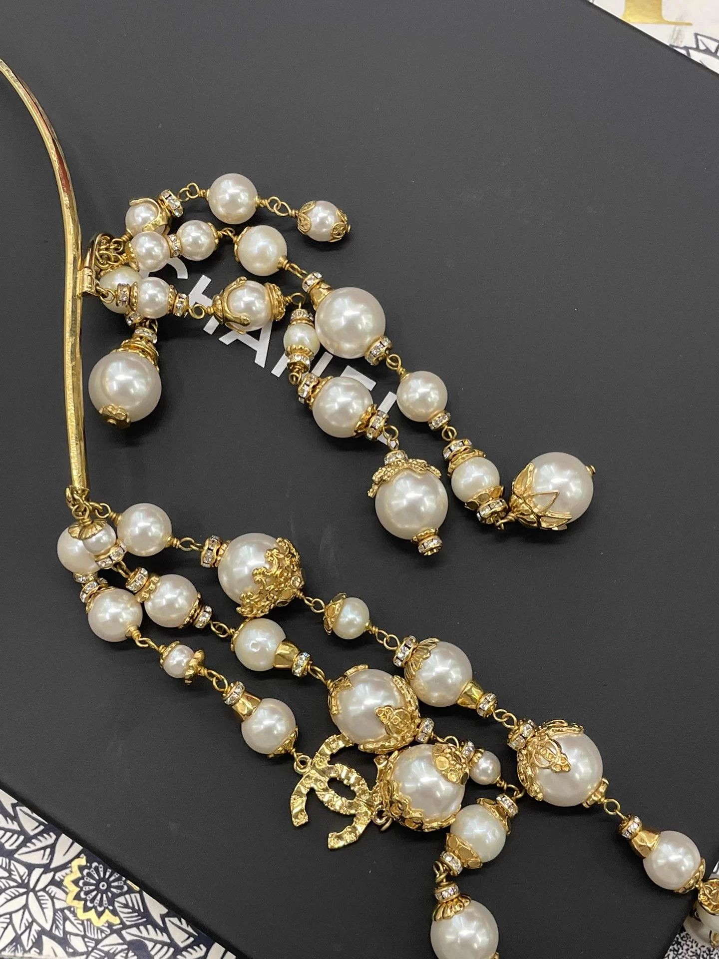 Chanel Chanel Castle Series Pearl Tassel Chain Headband Size ONE SIZE - 3 Thumbnail