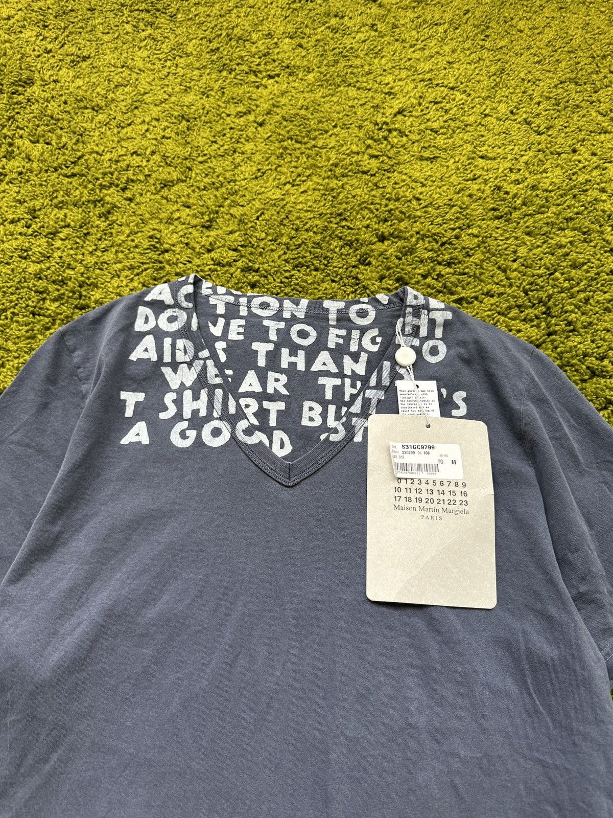 Designer × Maison Margiela Maison Martin Margiela A/W 2011 BNWT AIDS t-shirt Size US M / EU 48-50 / 2 - 3 Thumbnail
