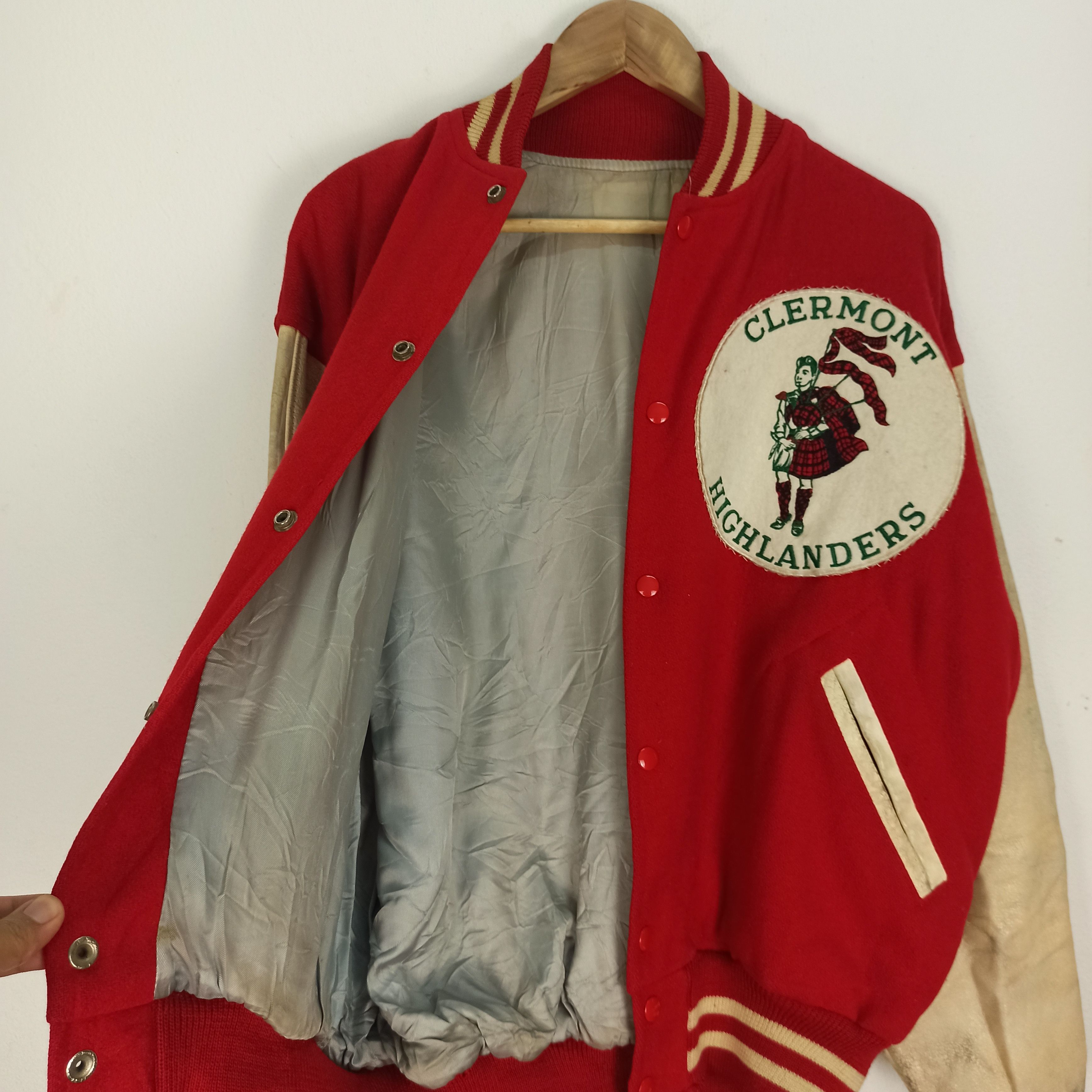 Vintage VINTAGE VARSITY CLERMONT HIGHLANDERS VERY RARE Size US XL / EU 56 / 4 - 8 Thumbnail
