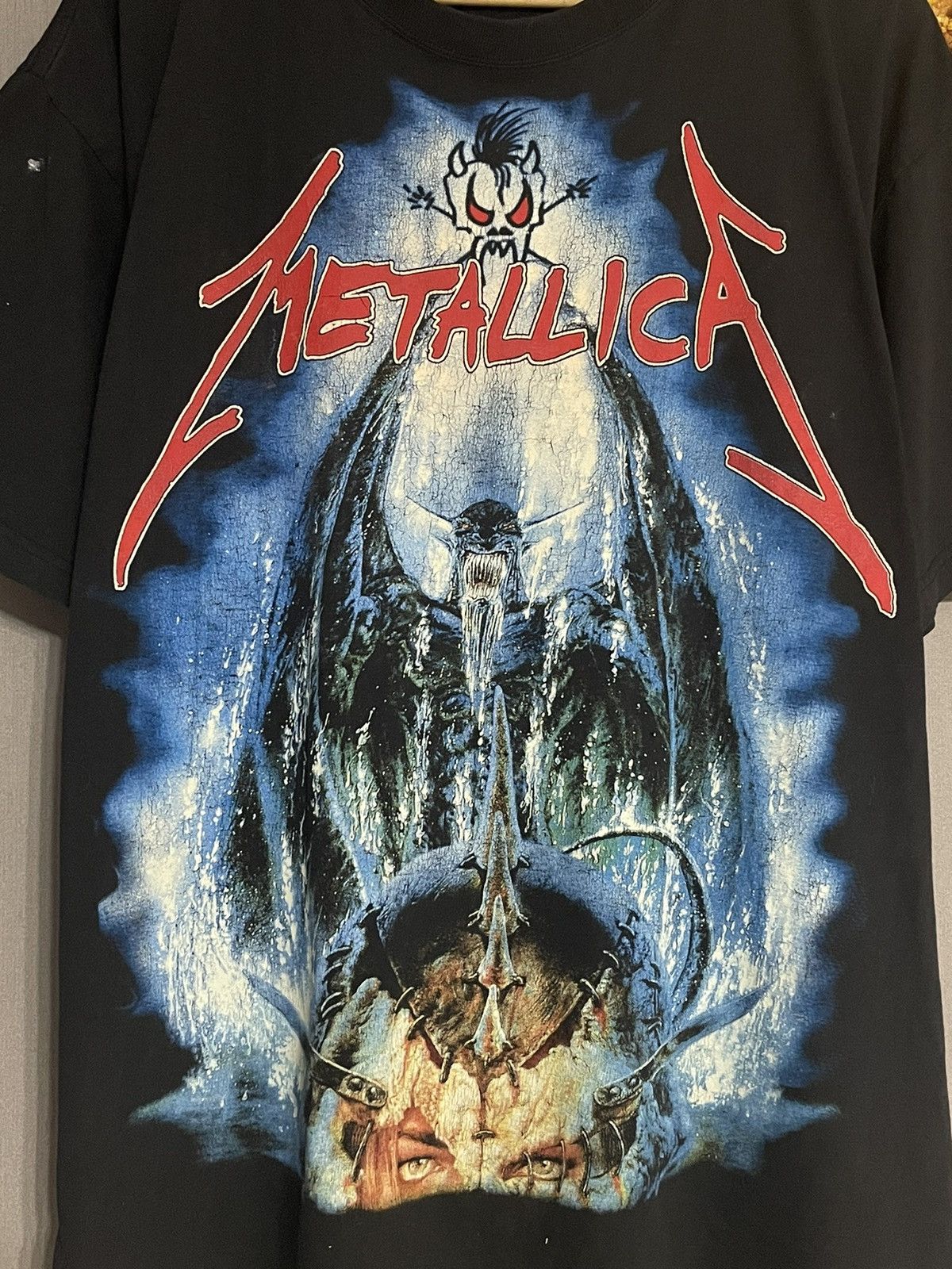 Band Tees Crazy Rare Vintage 90s Metallica Demon Skull AOP T-shirt Size US XL / EU 56 / 4 - 4 Thumbnail
