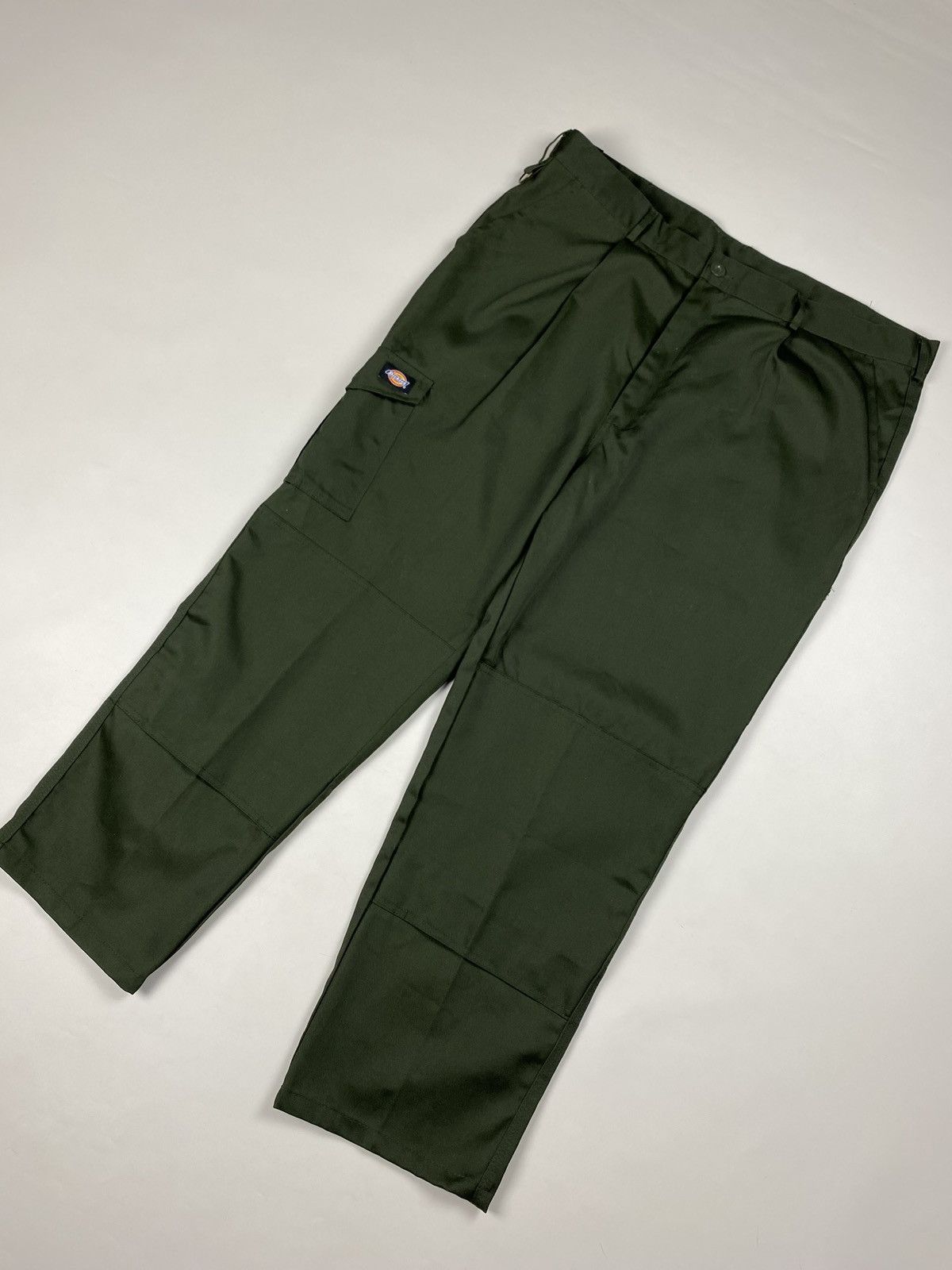 Dickies BNWT! Dickies Workwear men’s cargo pants trousers Size US 42 / EU 58 - 6 Thumbnail