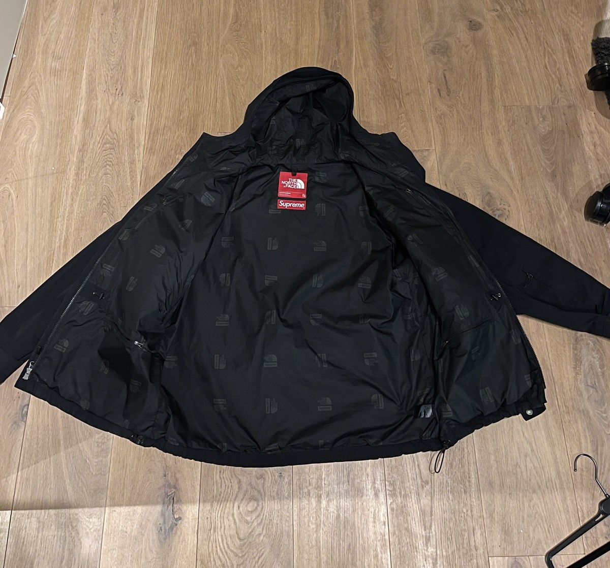 Supreme × The North Face Supreme The North Face Expedition (FW18) Jacket Size US XL / EU 56 / 4 - 7 Thumbnail