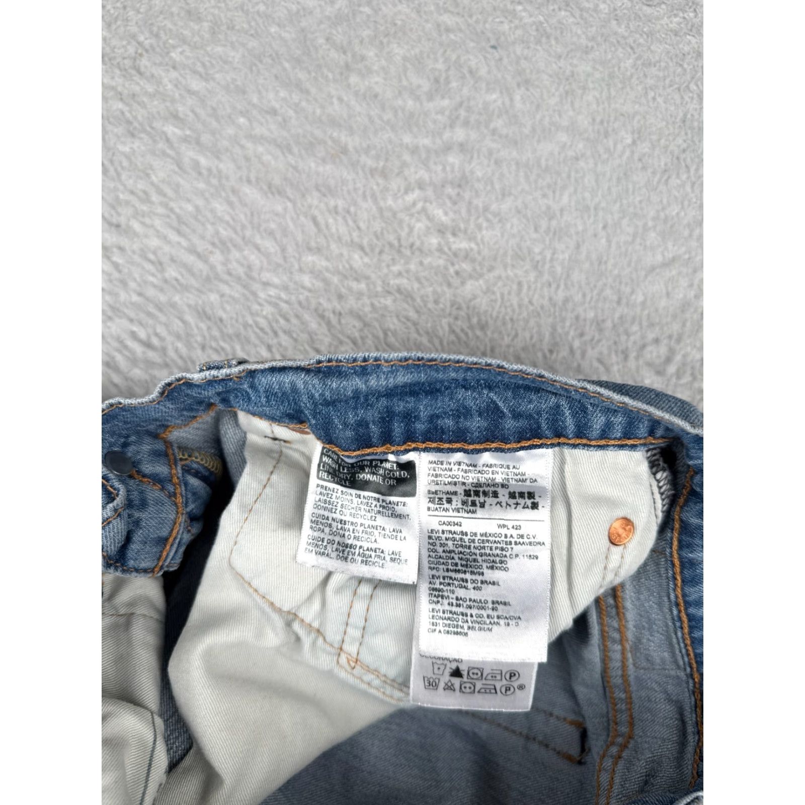 Levi's Levi's 505 Jeans Blue Denim Straight Jeans Women's Regular 32 30 Waist 31 Inseam Cotton Medium Wash Cotton Blend Costume? Size 24" / US 00 / IT 34 - 7 Thumbnail