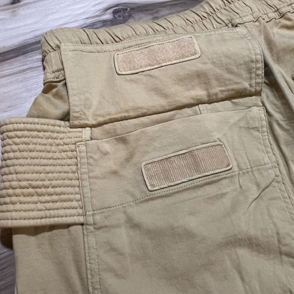 Rick Owens Rick Owens DRKSHDW Wide Creatch Cargo Sweatpants Mustard Size US 32 / EU 48 - 13 Thumbnail