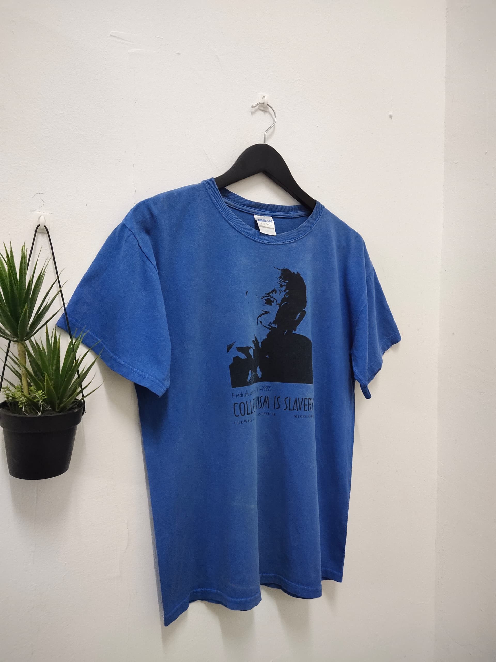 Band Tees vintage Friedrich Von Hayek potrait tee graphic rare Size US M / EU 48-50 / 2 - 4 Thumbnail
