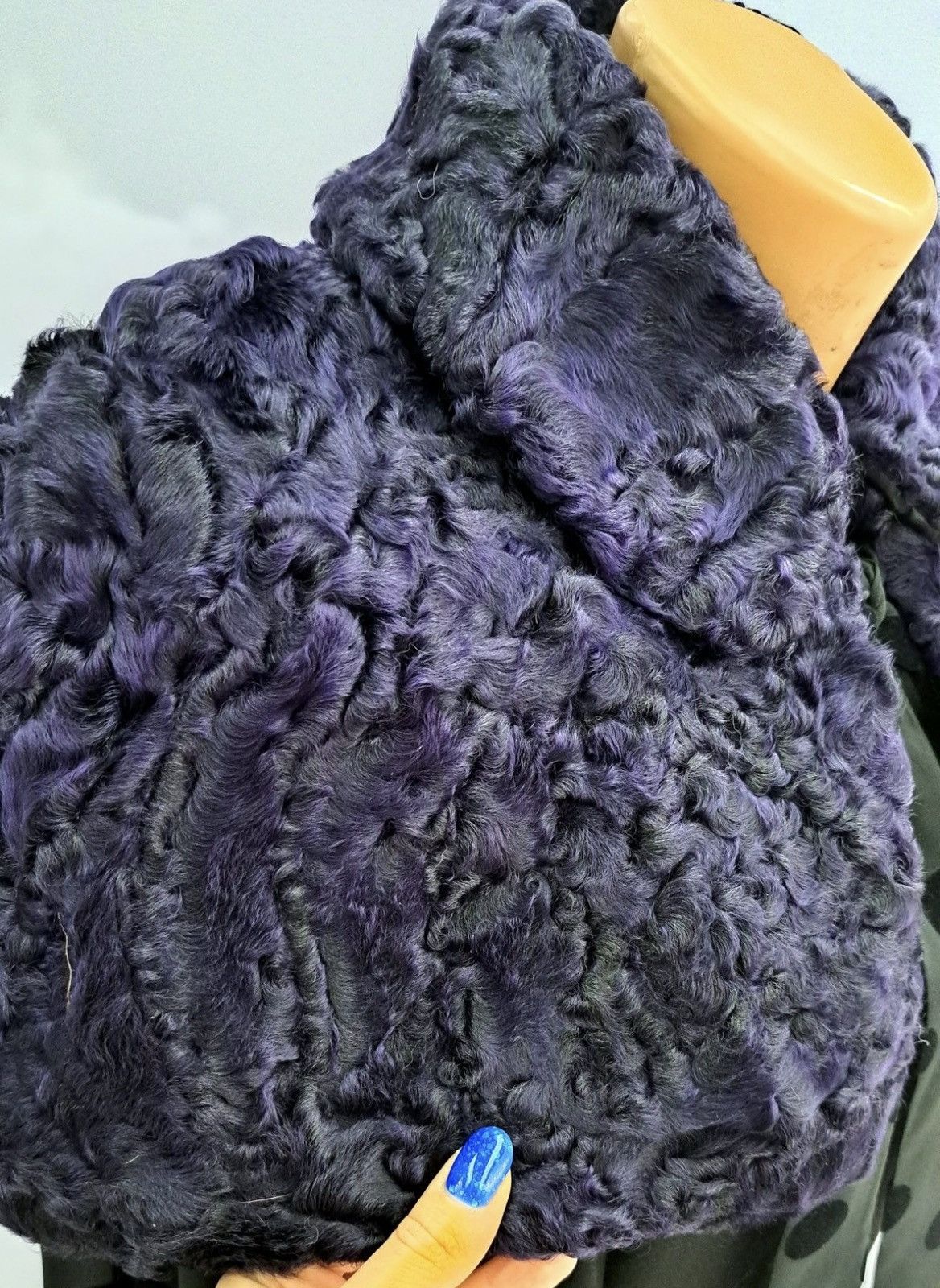 Prada PRADA Purple Fur Bolero Jacket Vintage runway sheepskin Size M / US 6-8 / IT 42-44 - 4 Thumbnail