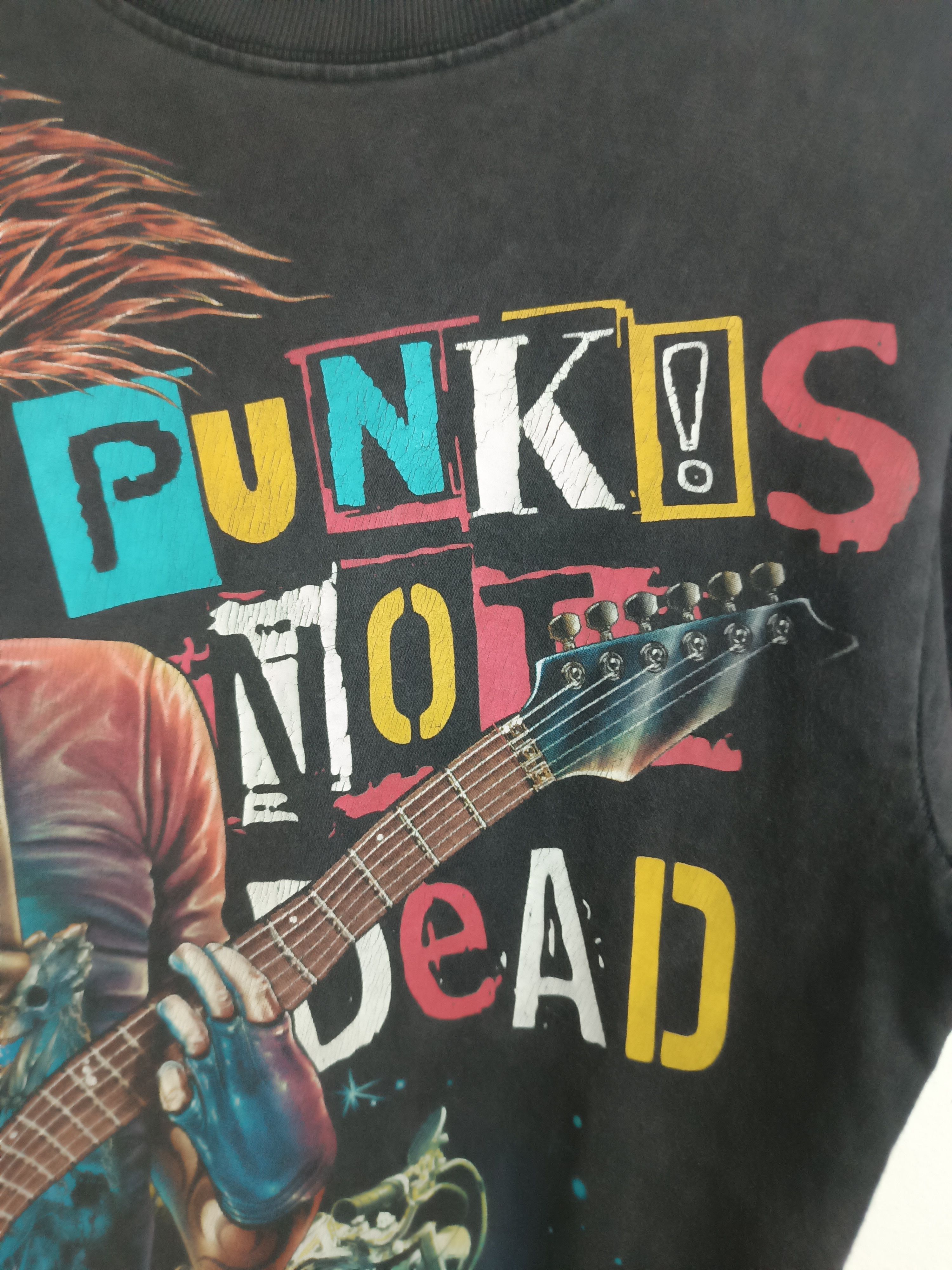 Band Tees VINTAGE Y2K PUNKS NOT DEAD GUITAR MOHAWK SEDITIONARIES TEE Size US S / EU 44-46 / 1 - 17 Thumbnail