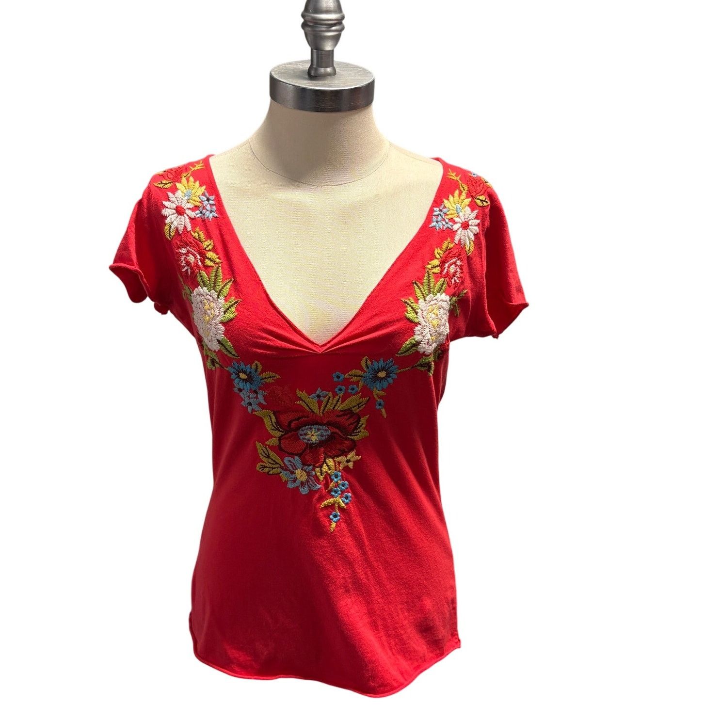 Johnny Was JW Los Angeles Red V-Neck Floral Embroidered Top SM Women’s Size S / US 4 / IT 40 - 4 Thumbnail