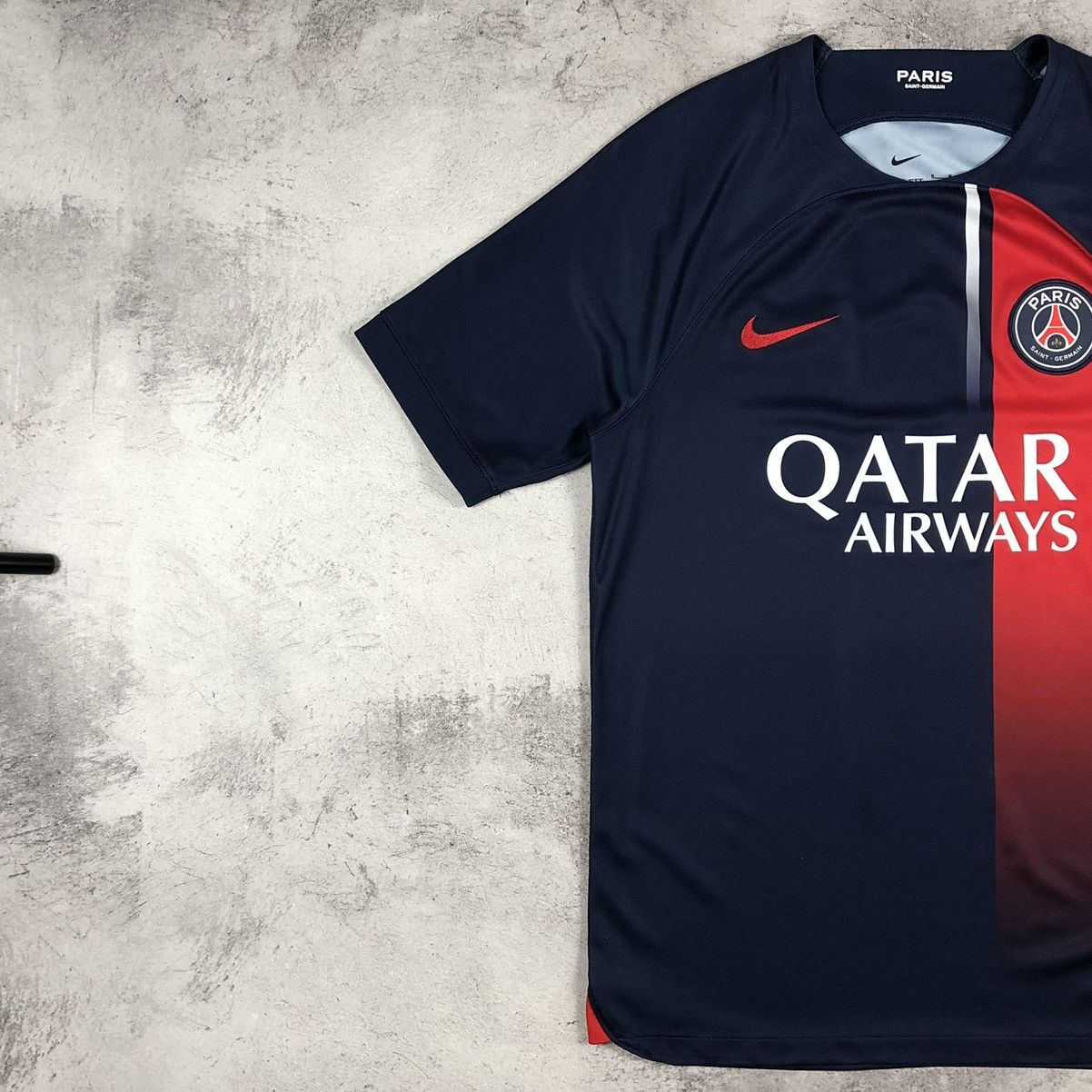 Nike Paris Saint-Germain PSG 2023-2024 Nike Home Soccer Jersey Size US M / EU 48-50 / 2 - 6 Thumbnail