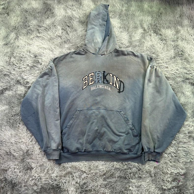 Balenciaga Balenciaga Blue worn-out embroidered logo sweatshirt 2504-N Size US L / EU 52-54 / 3 - 1 Thumbnail