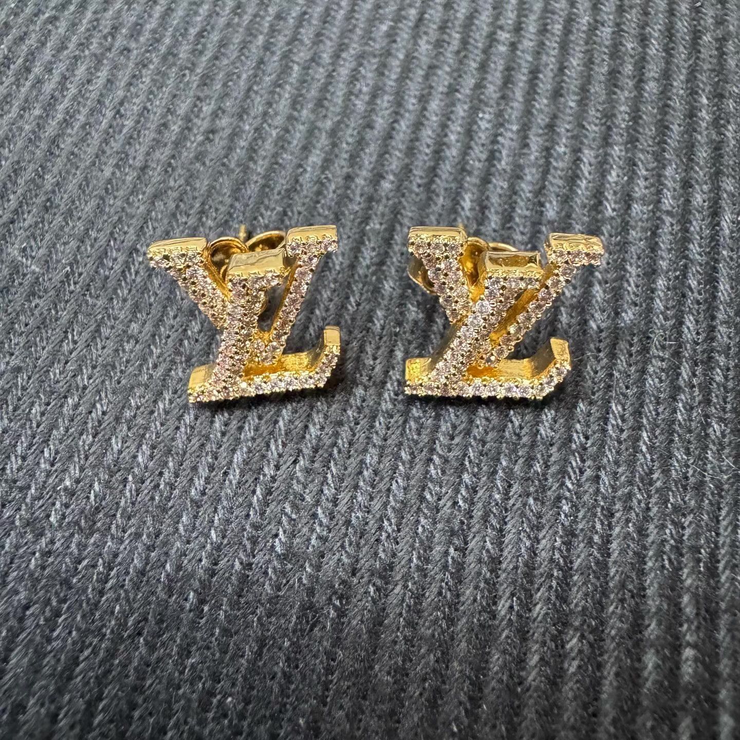 Louis Vuitton LV New ICONIC Full Diamond Gold Letter Stud Earrings Q10 Size ONE SIZE - 1 Thumbnail