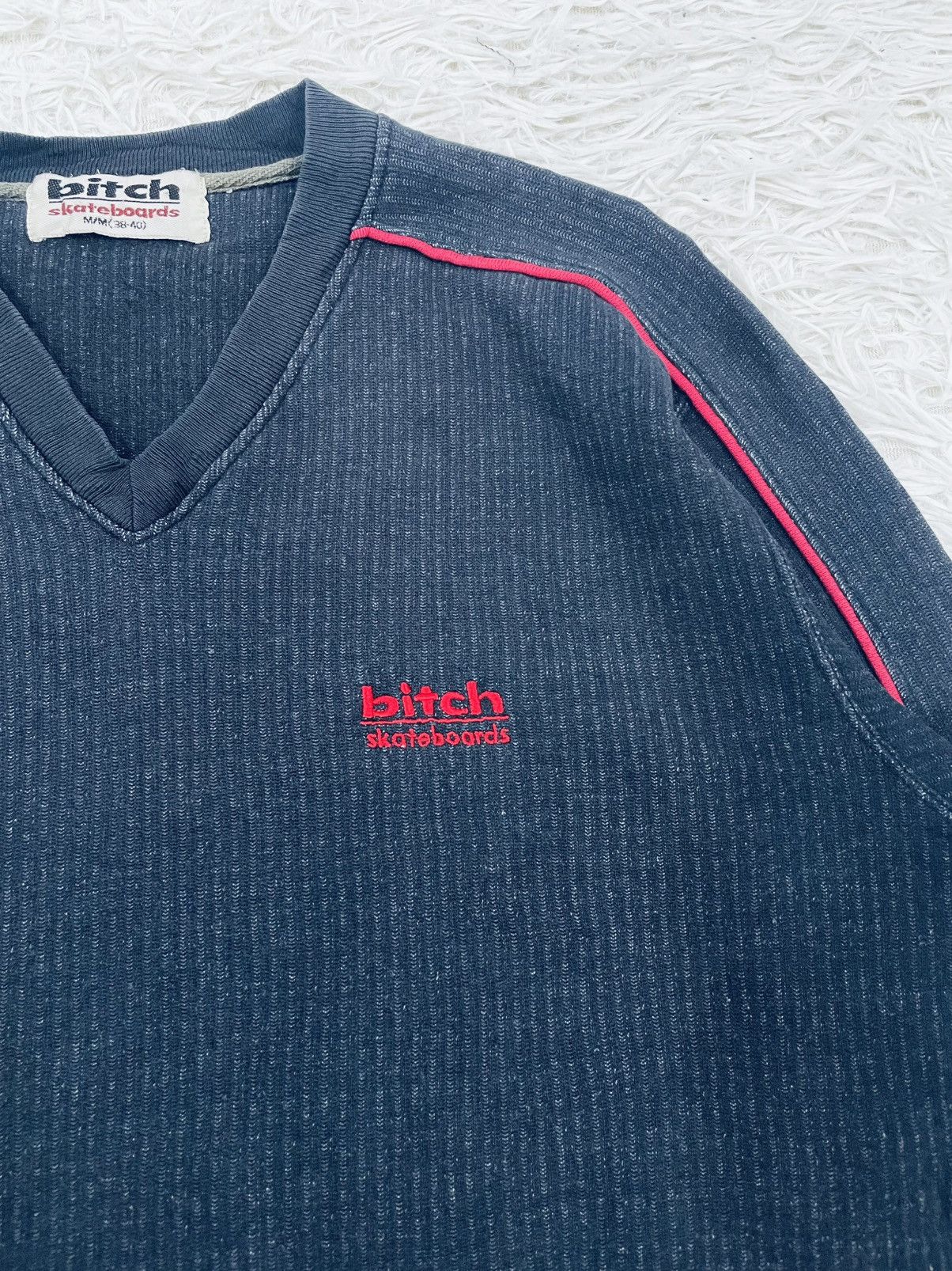 Vintage Vintage Bitch Skateboards Sweatshirt Size US M / EU 48-50 / 2 - 5 Thumbnail