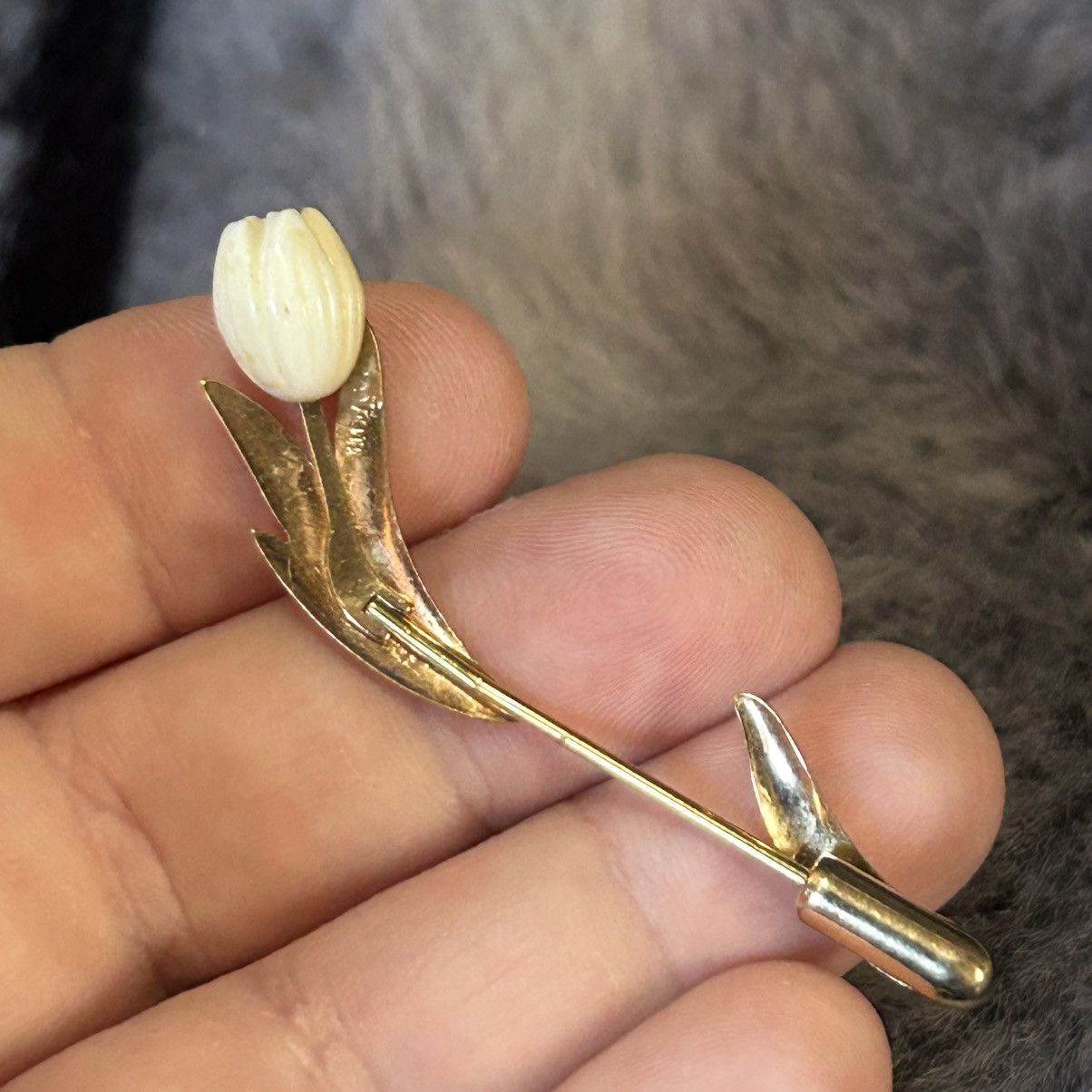 Vintage Vintage 80s Avon celluloid tulip stick pin hat pin brooch Size ONE SIZE - 3 Thumbnail