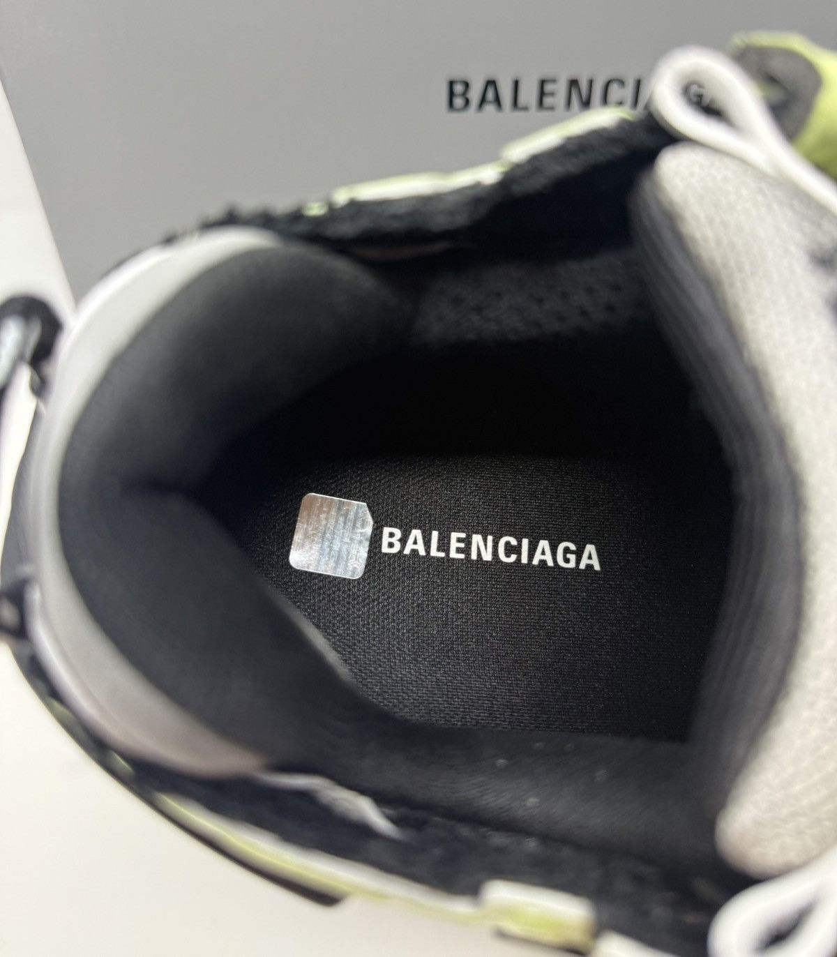 Balenciaga Balenciaga Runner Sneaker Green/Blue/Black Size US 9 / EU 42 - 8 Thumbnail